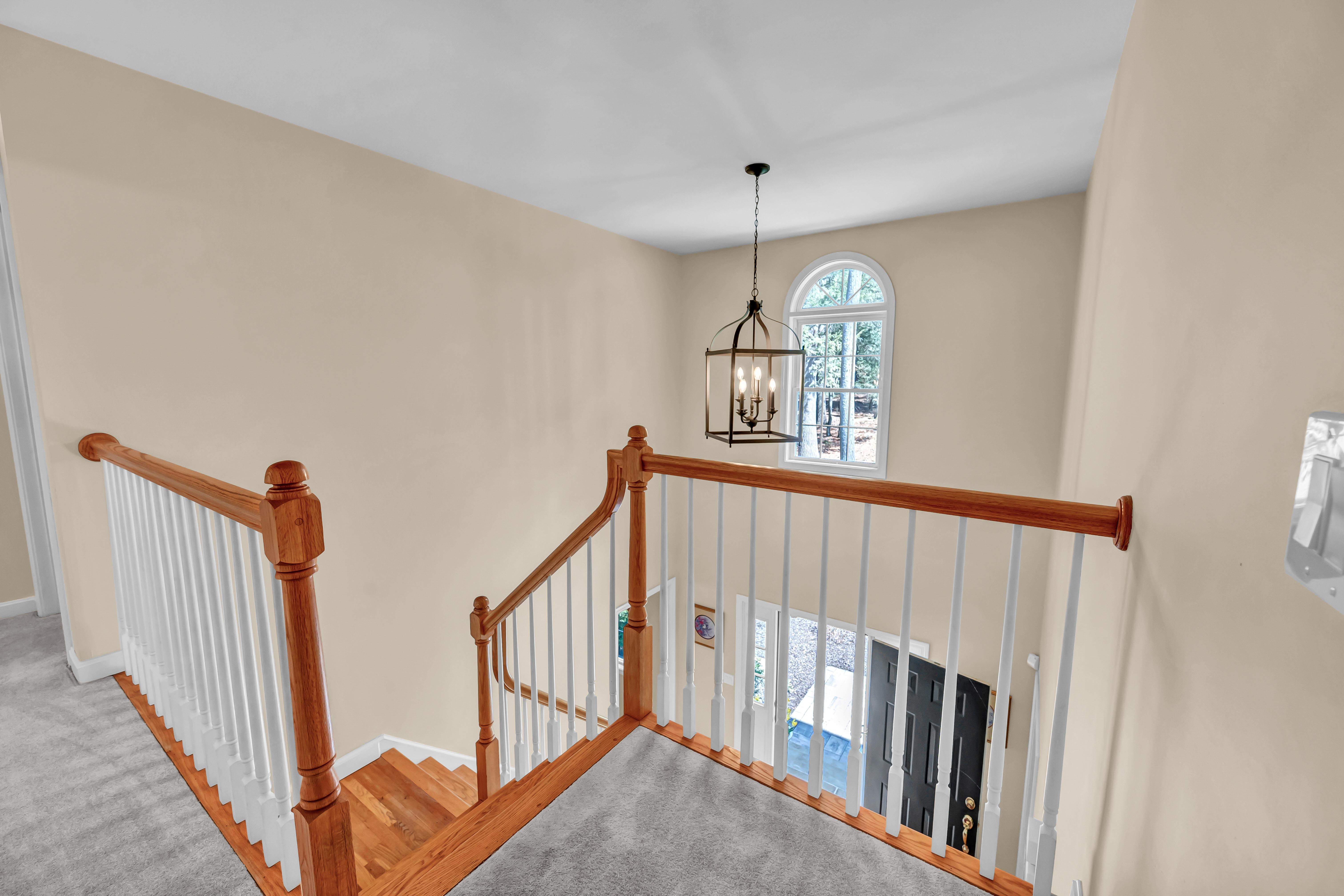  Beautiful Maintained Colonial - 物件實景