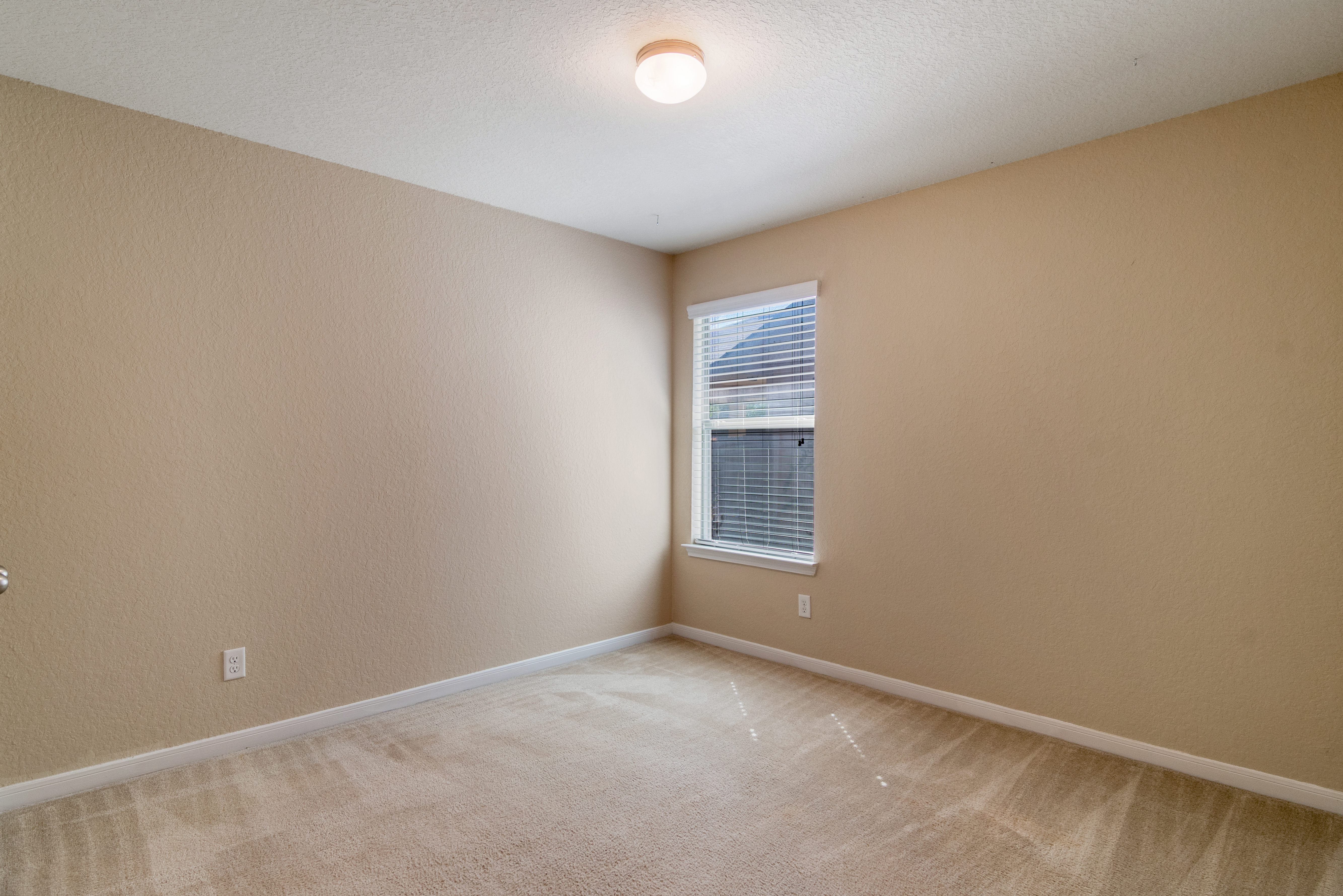  Move-In Ready 4-Bedroom Home - 物件實景