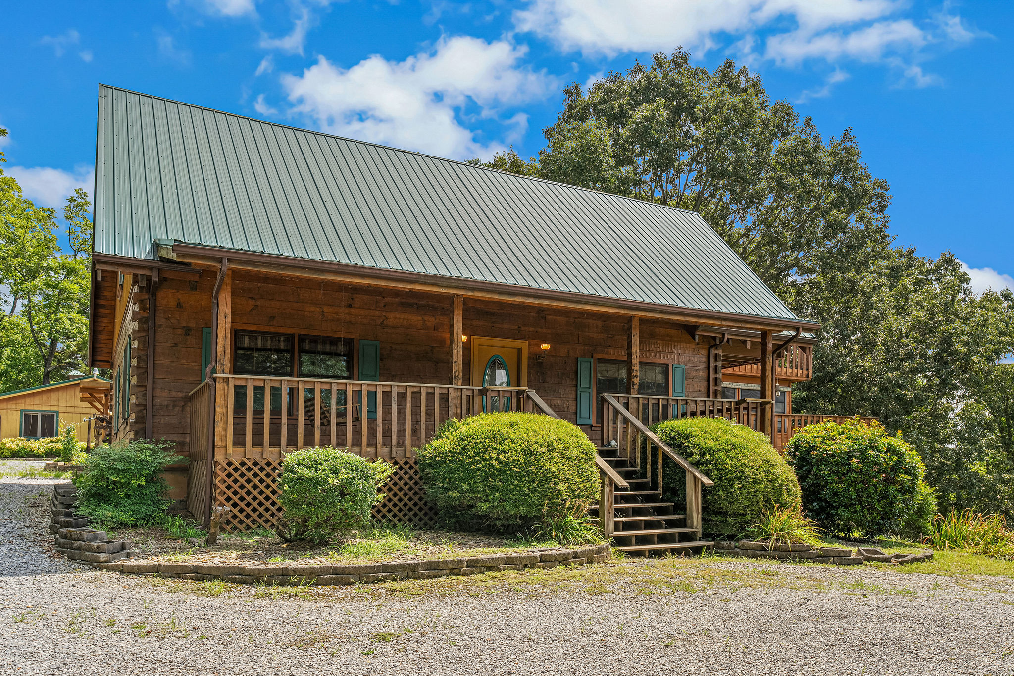 Dandridge, Tennessee, 37725, United States, 2 Bedrooms Bedrooms, ,2 BathroomsBathrooms,Residential,For Sale,1928860
