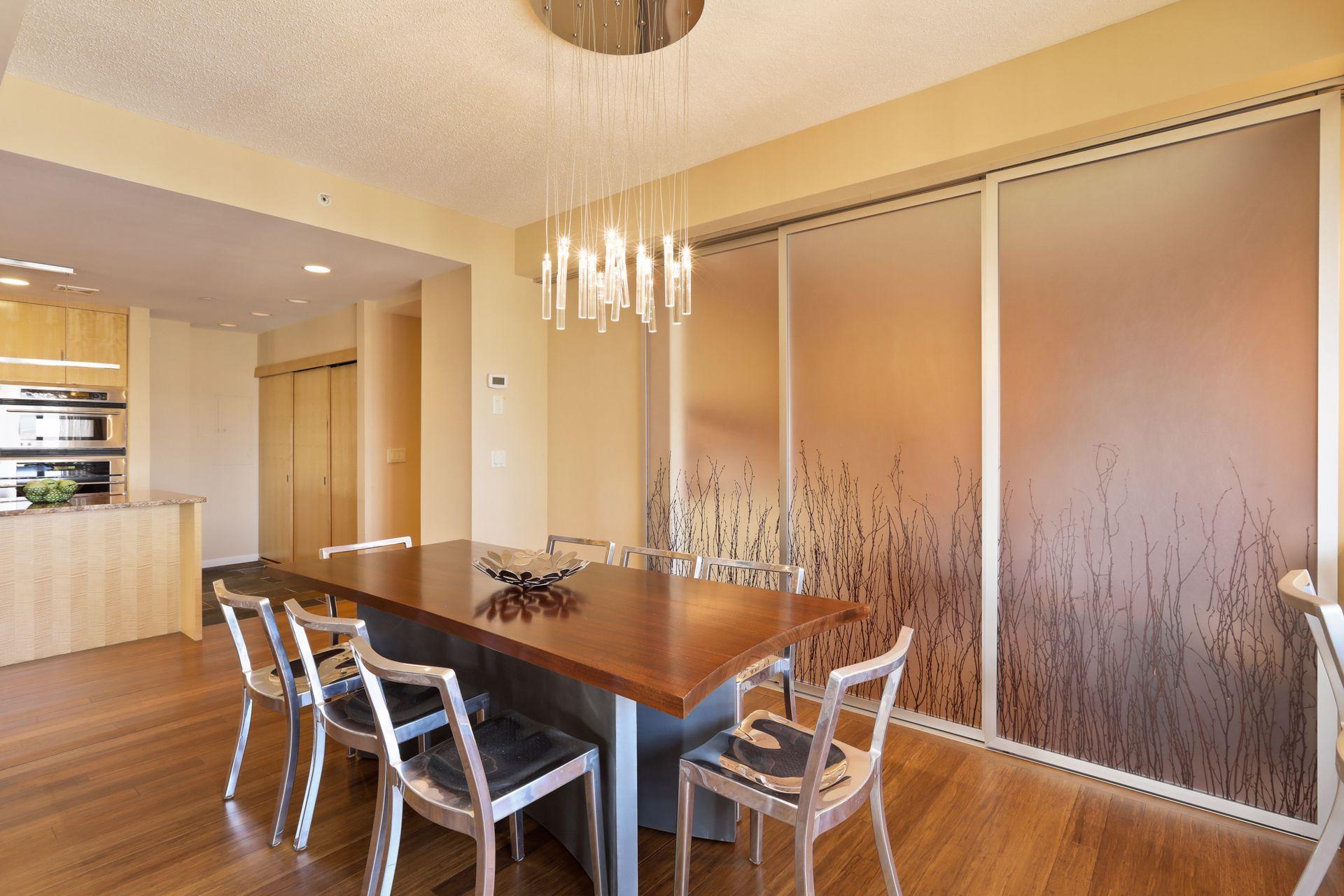 Minneapolis, Minnesota, 55403, United States, 2 Bedrooms Bedrooms, ,1 BathroomBathrooms,Residential,For Sale,1794027