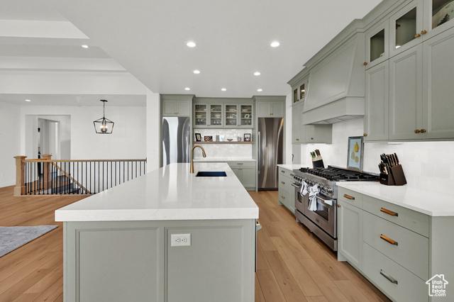 Farmington, Utah, 84025, United States, 5 Bedrooms Bedrooms, ,4 BathroomsBathrooms,Residential,For Sale,1975764