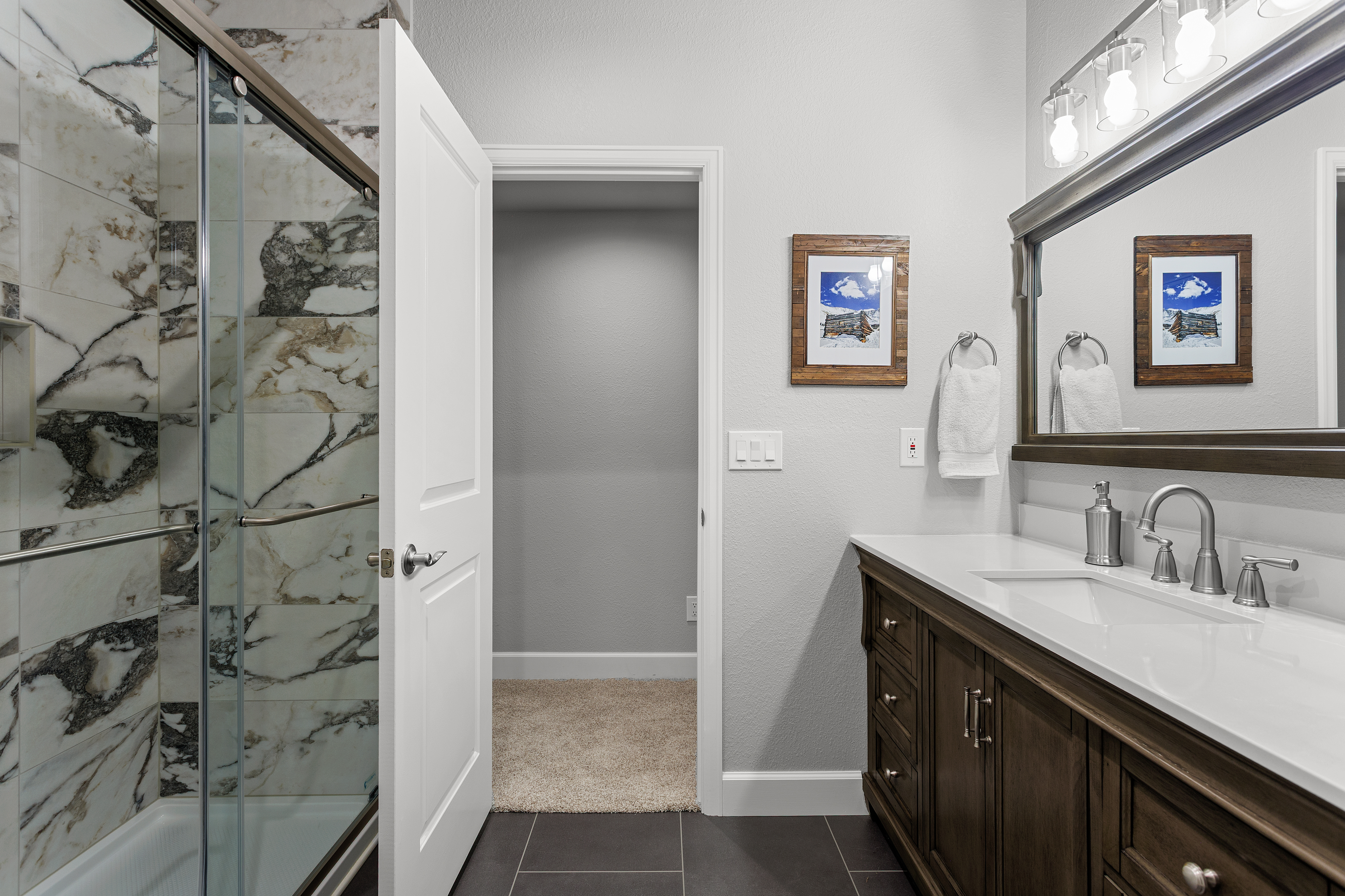  Ranch Perfection in Reata North Chef Kitchen Main Floor Suite & Basement Oasis - 物件實景