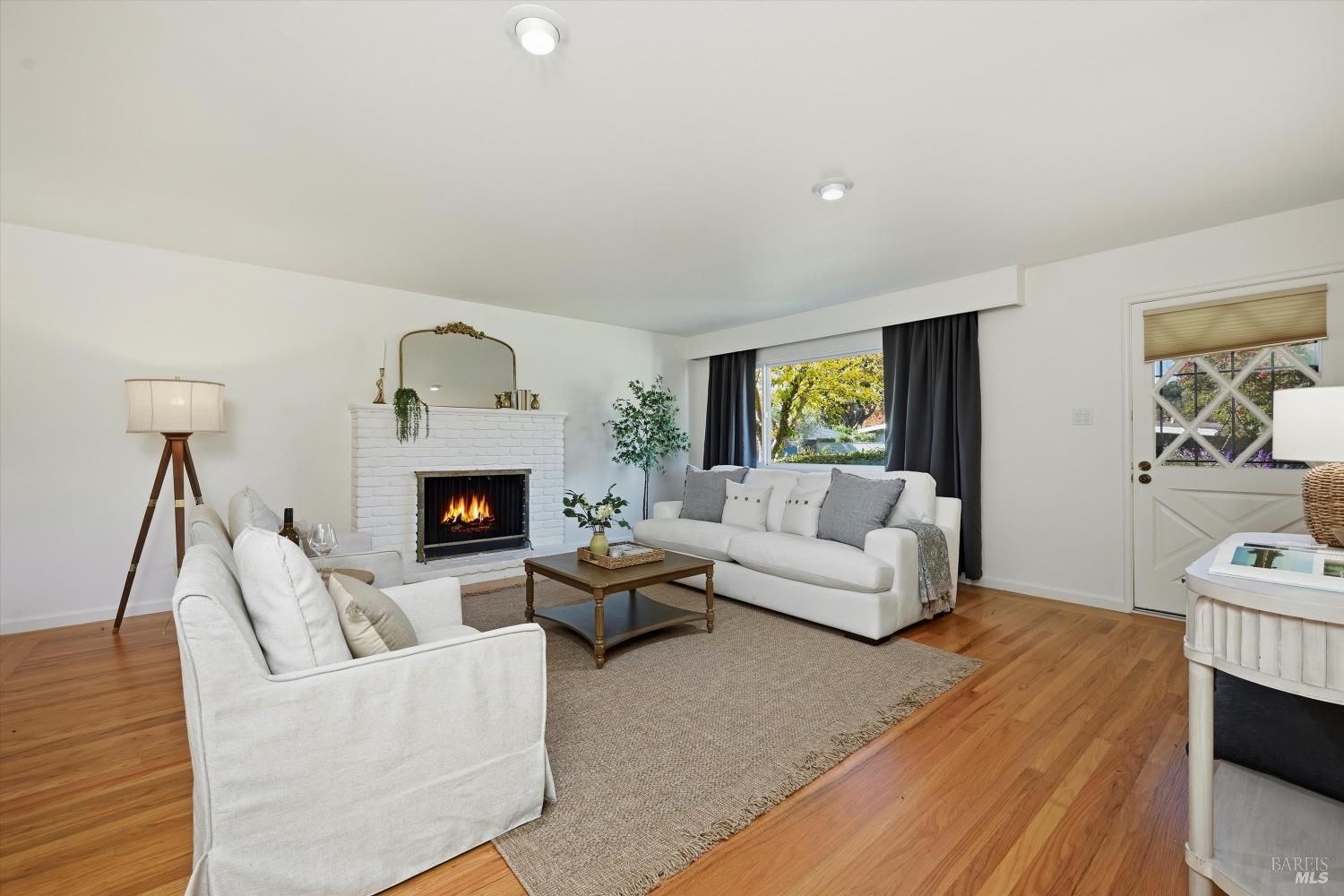 Santa Rosa, California, 95404, United States, 3 Bedrooms Bedrooms, ,2 BathroomsBathrooms,Residential,For Sale,1986551