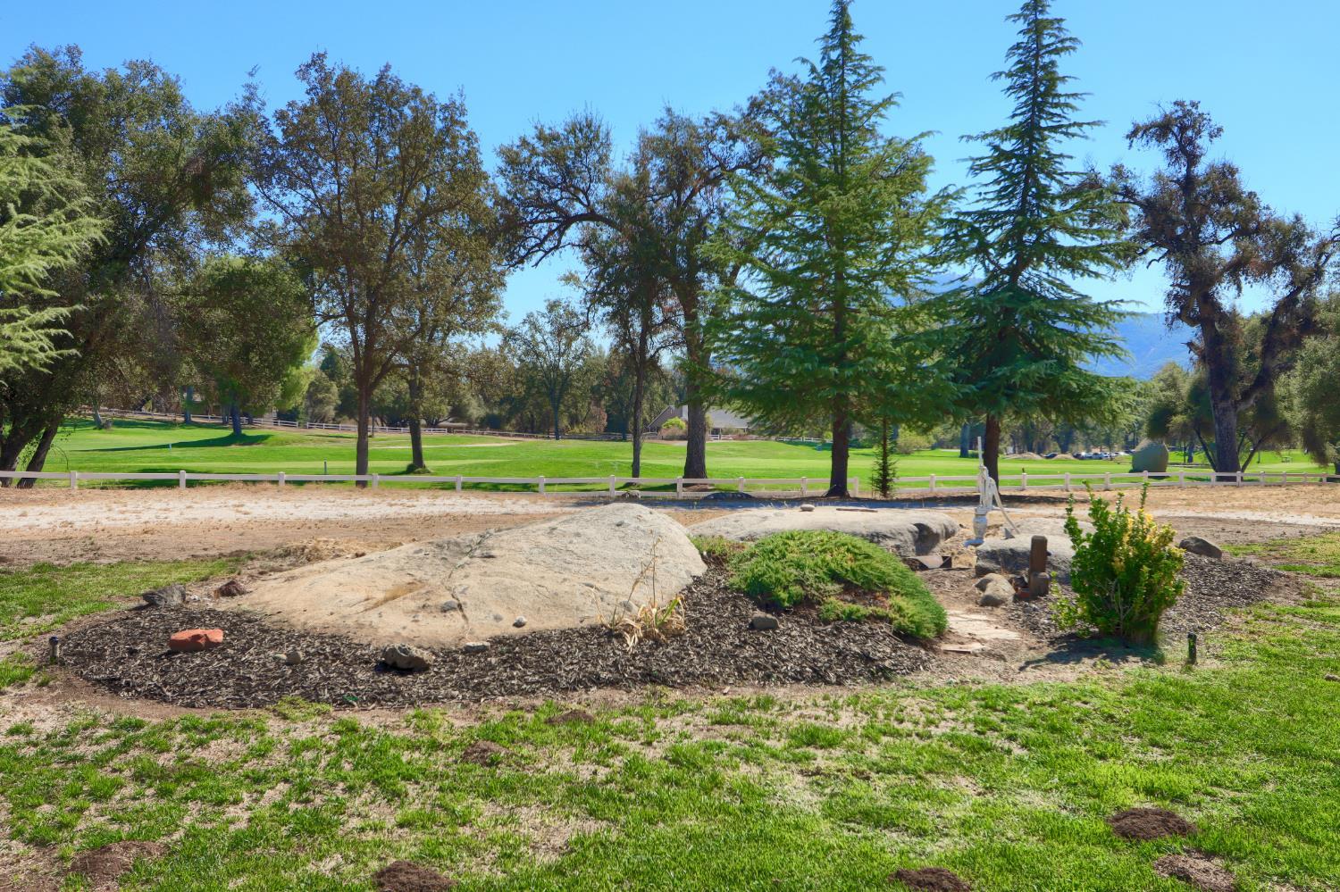 Ahwahnee, California, 93601, United States, 5 Bedrooms Bedrooms, ,4 BathroomsBathrooms,Residential,For Sale,1976799