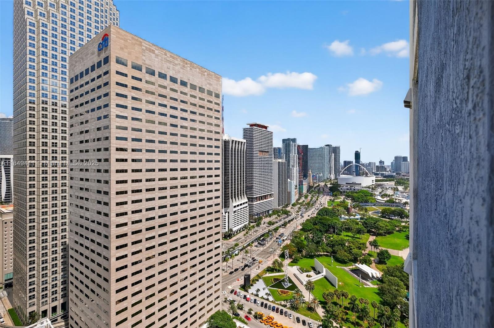 Miami, Florida, 33131, United States, 2 Bedrooms Bedrooms, ,2 BathroomsBathrooms,Residential,For Sale,1906062
