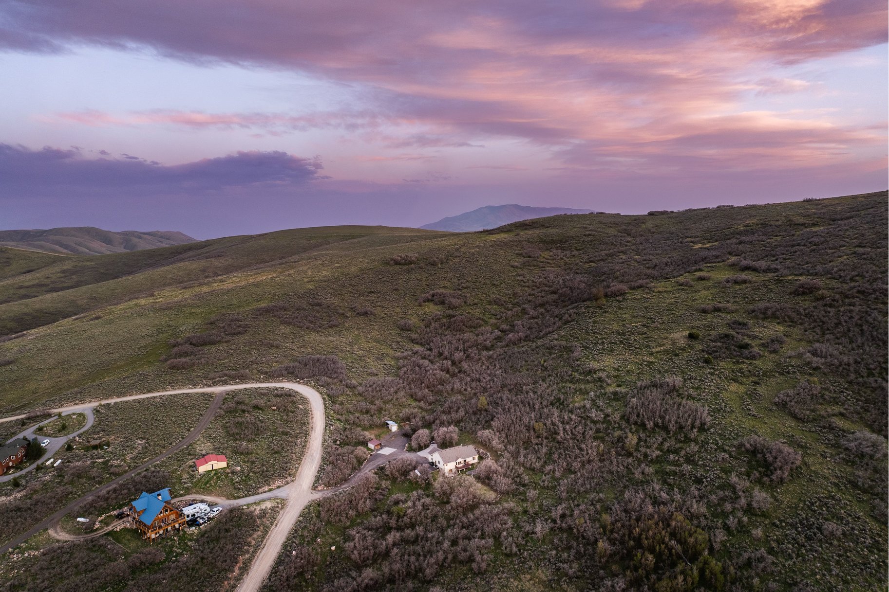  Rare Opportunity in Herriman High Country Estates  Rambler on 7.7 Private Acres - 物件實景