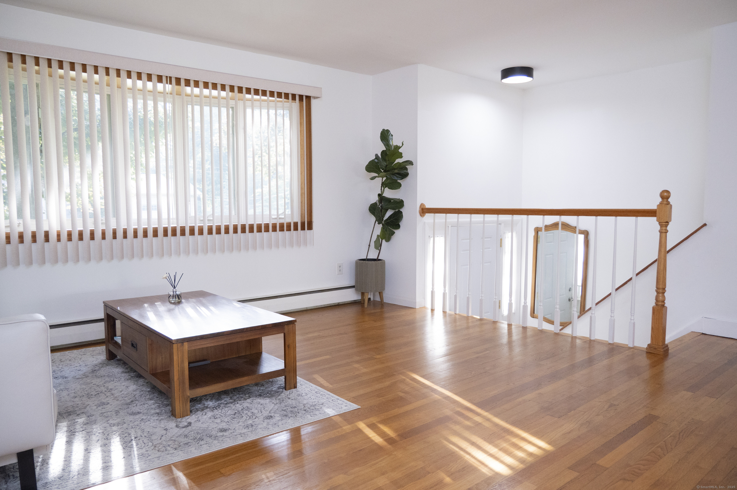 Trumbull, Connecticut, 06611, United States, 3 Bedrooms Bedrooms, ,3 BathroomsBathrooms,Residential,For Sale,1937031