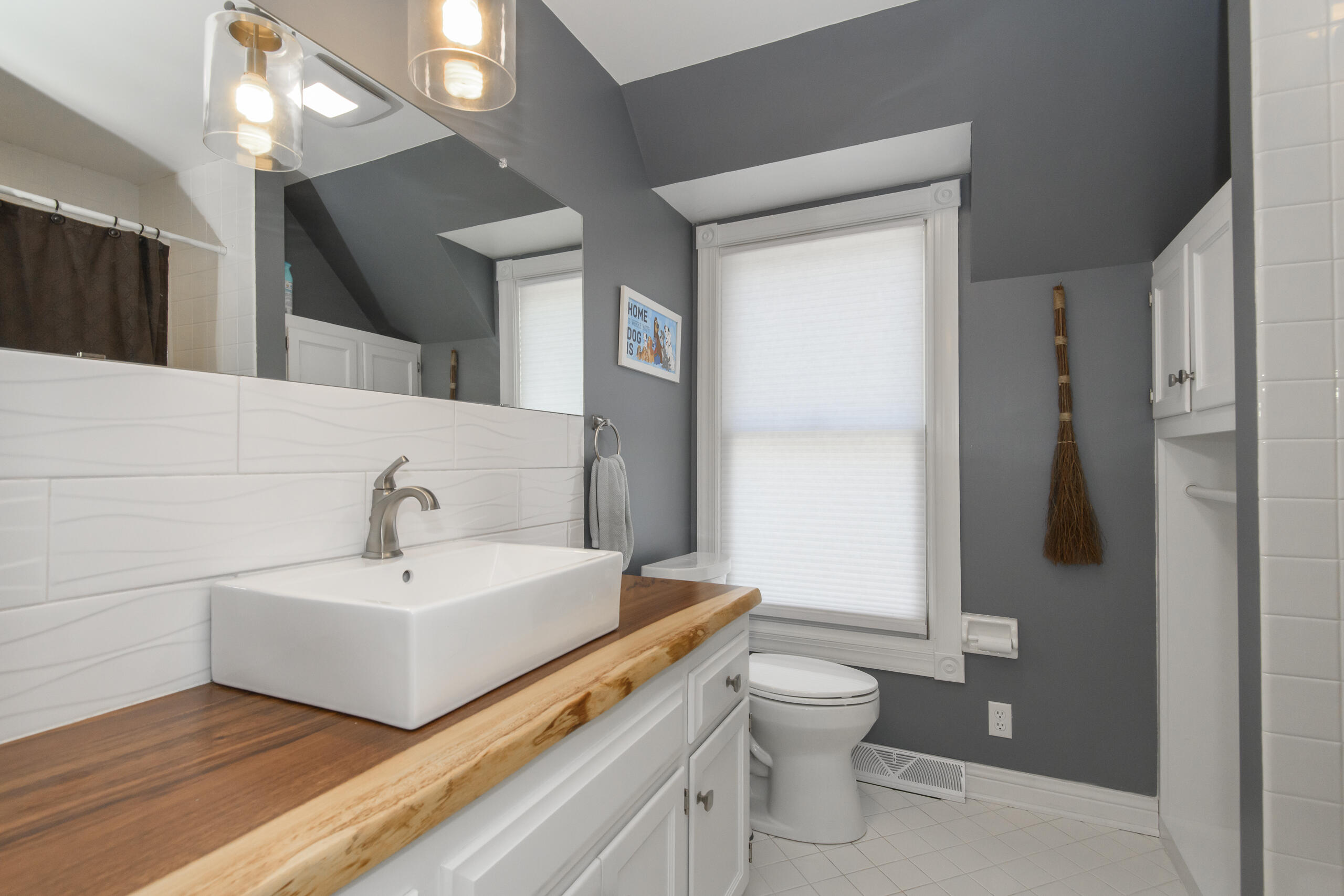 Wind Point, Wisconsin, 53402, United States, 4 Bedrooms Bedrooms, ,3 BathroomsBathrooms,Residential,For Sale,2048507