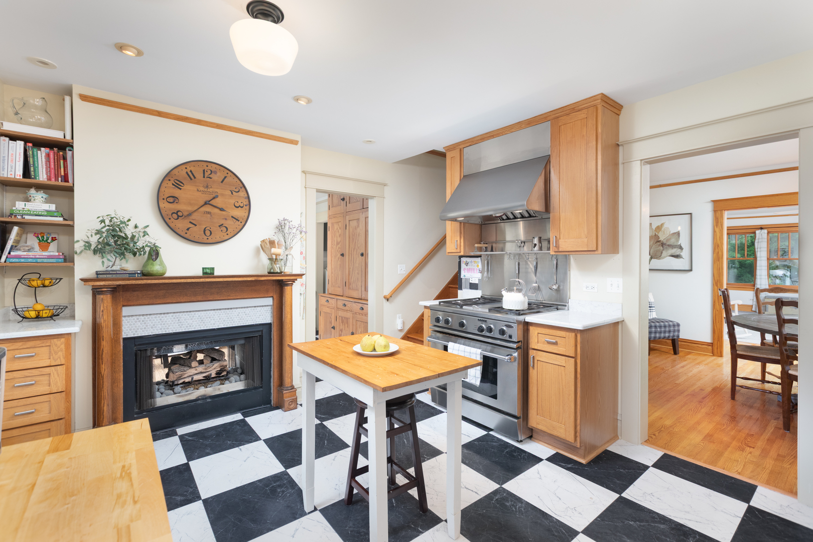 Naperville, Illinois, 60540, United States, 4 Bedrooms Bedrooms, ,4 BathroomsBathrooms,Residential,For Sale,1926208