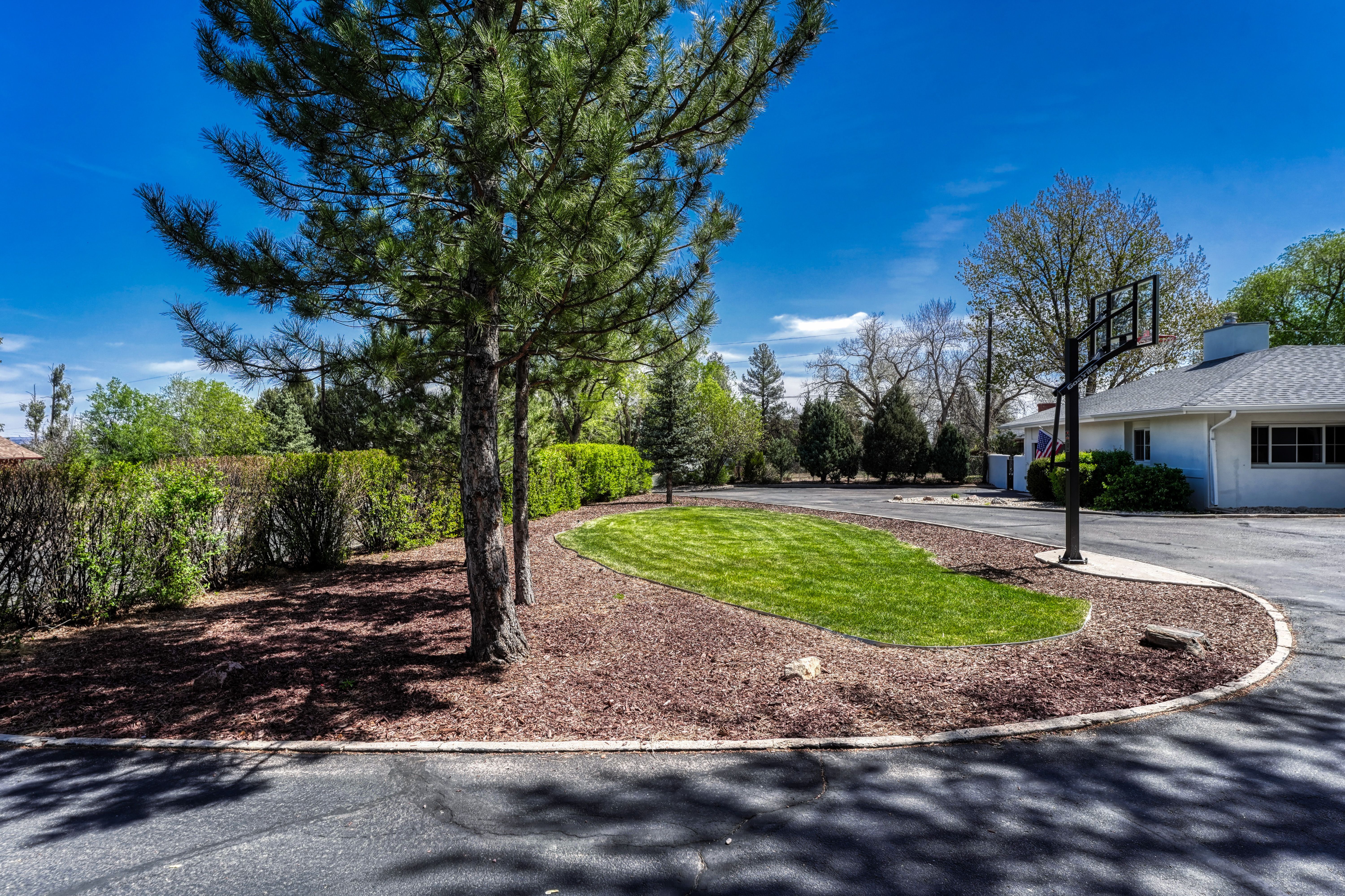  Elevated Broadmoor Masterpiece on Polo Drive - 物件實景