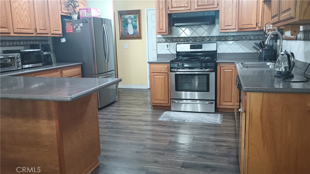 Santa Ana, California, 92704, United States, 5 Bedrooms Bedrooms, ,2 BathroomsBathrooms,Residential,For Sale,2038969