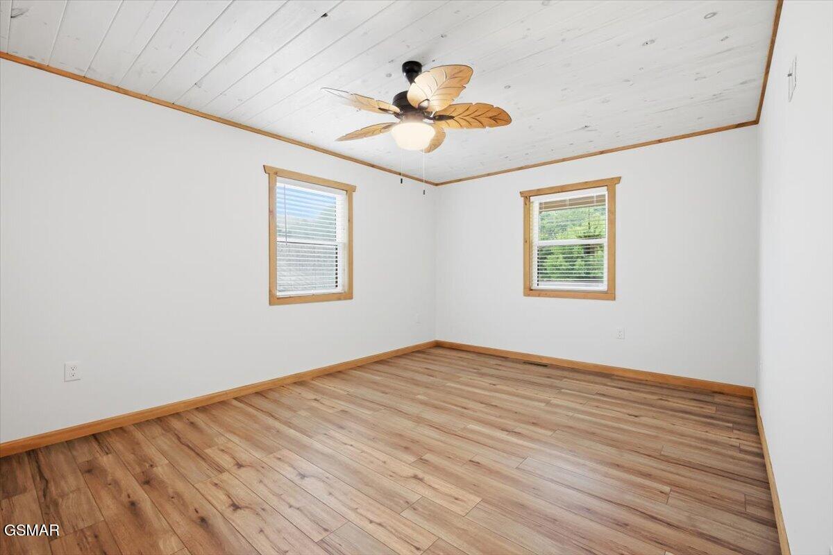 Newport, Tennessee, 37821, United States, 2 Bedrooms Bedrooms, ,2 BathroomsBathrooms,Residential,For Sale,2031504