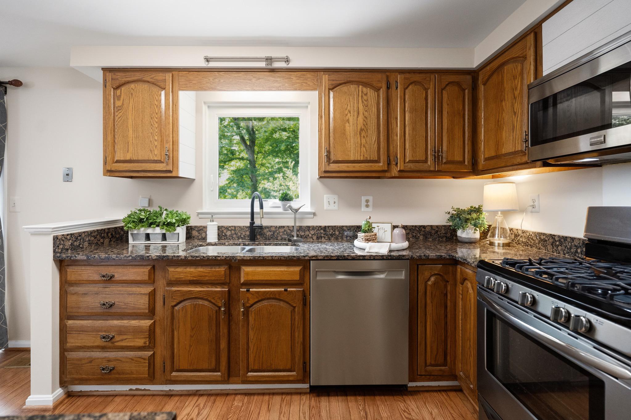  8943 Park Forest Drive, Springfield, VA, 22152 - 物件實景