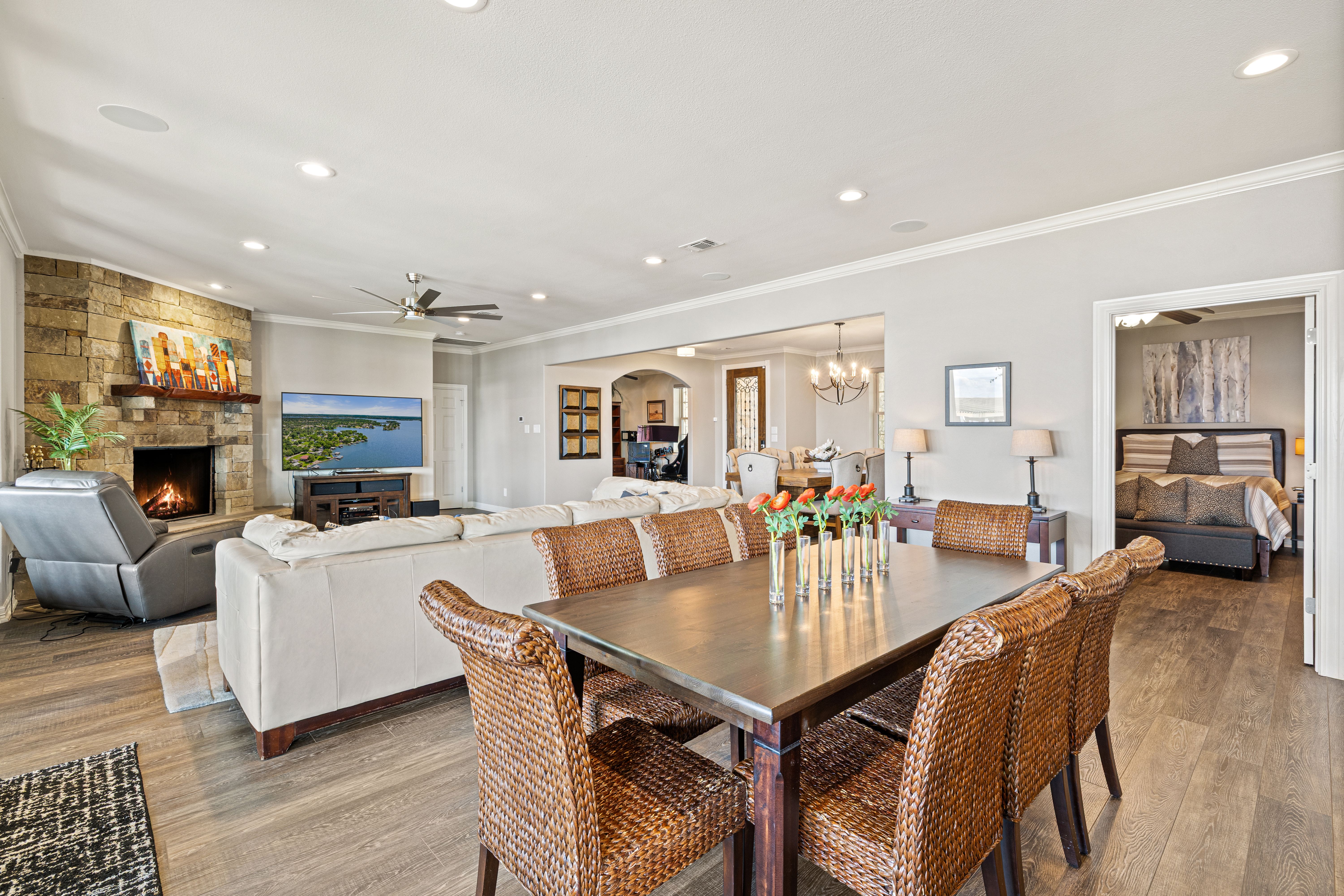  402 S. Shorewood Dr on Lake LBJ - 物件實景