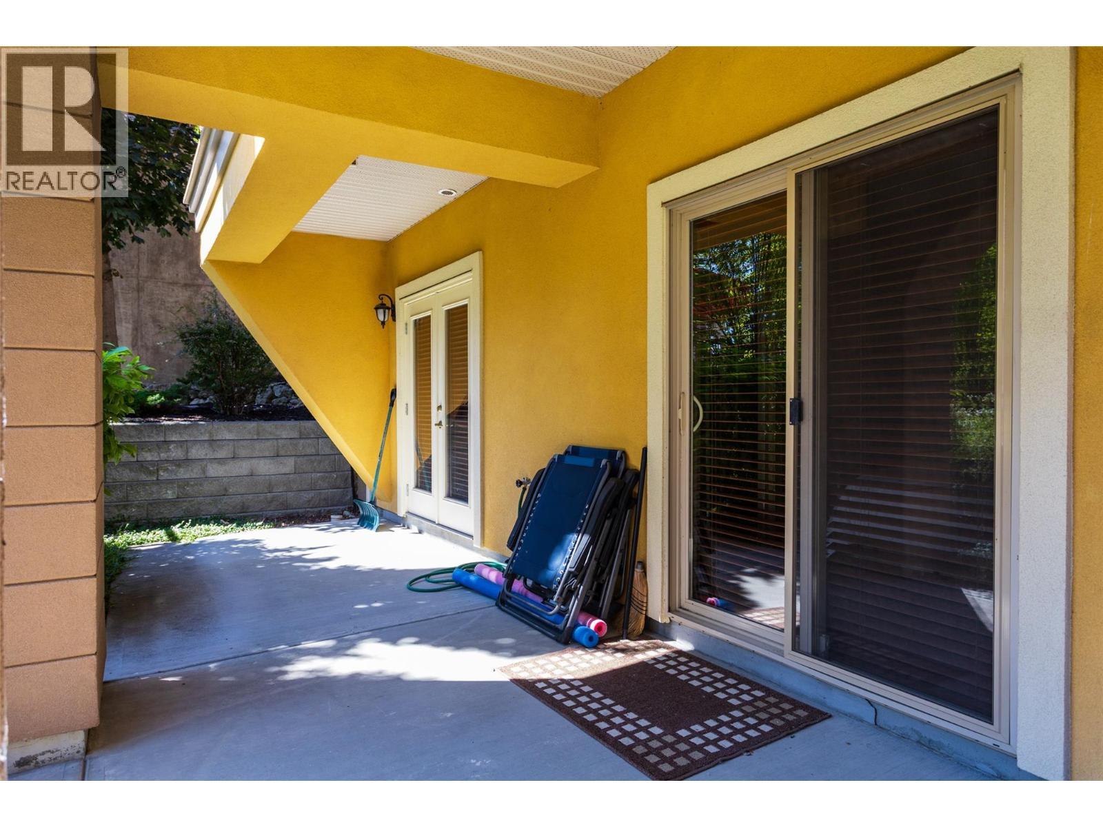 KELOWNA, British Columbia, V1V 2V9, CA, 2 Bedrooms Bedrooms, ,2 BathroomsBathrooms,Residential,For Sale,1960858