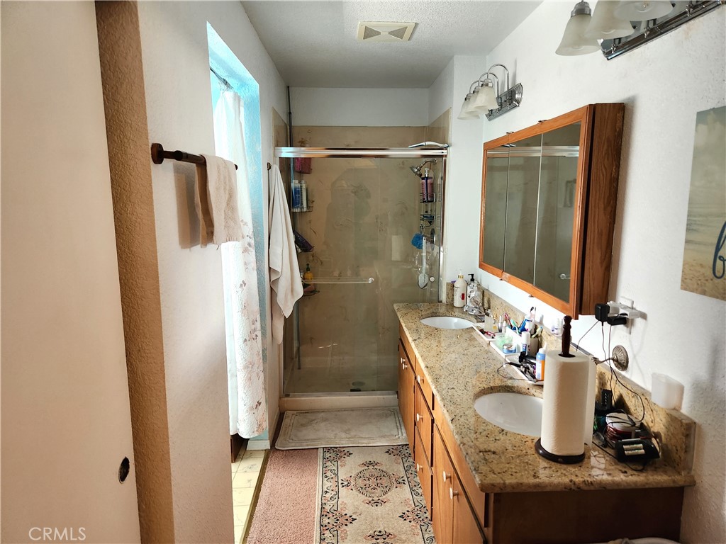 Oroville, California, 95966, United States, 4 Bedrooms Bedrooms, ,2 BathroomsBathrooms,Residential,For Sale,1887256