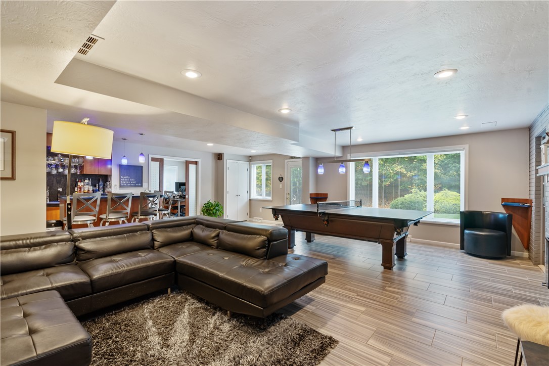 North Strabane, Pennsylvania, 15317, United States, 3 Bedrooms Bedrooms, ,3 BathroomsBathrooms,Residential,For Sale,1882986