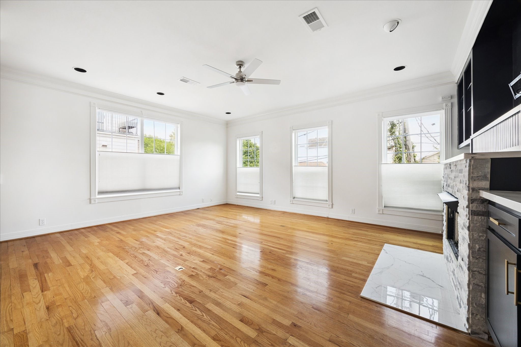  2506 Van Buren Street - 物件實景