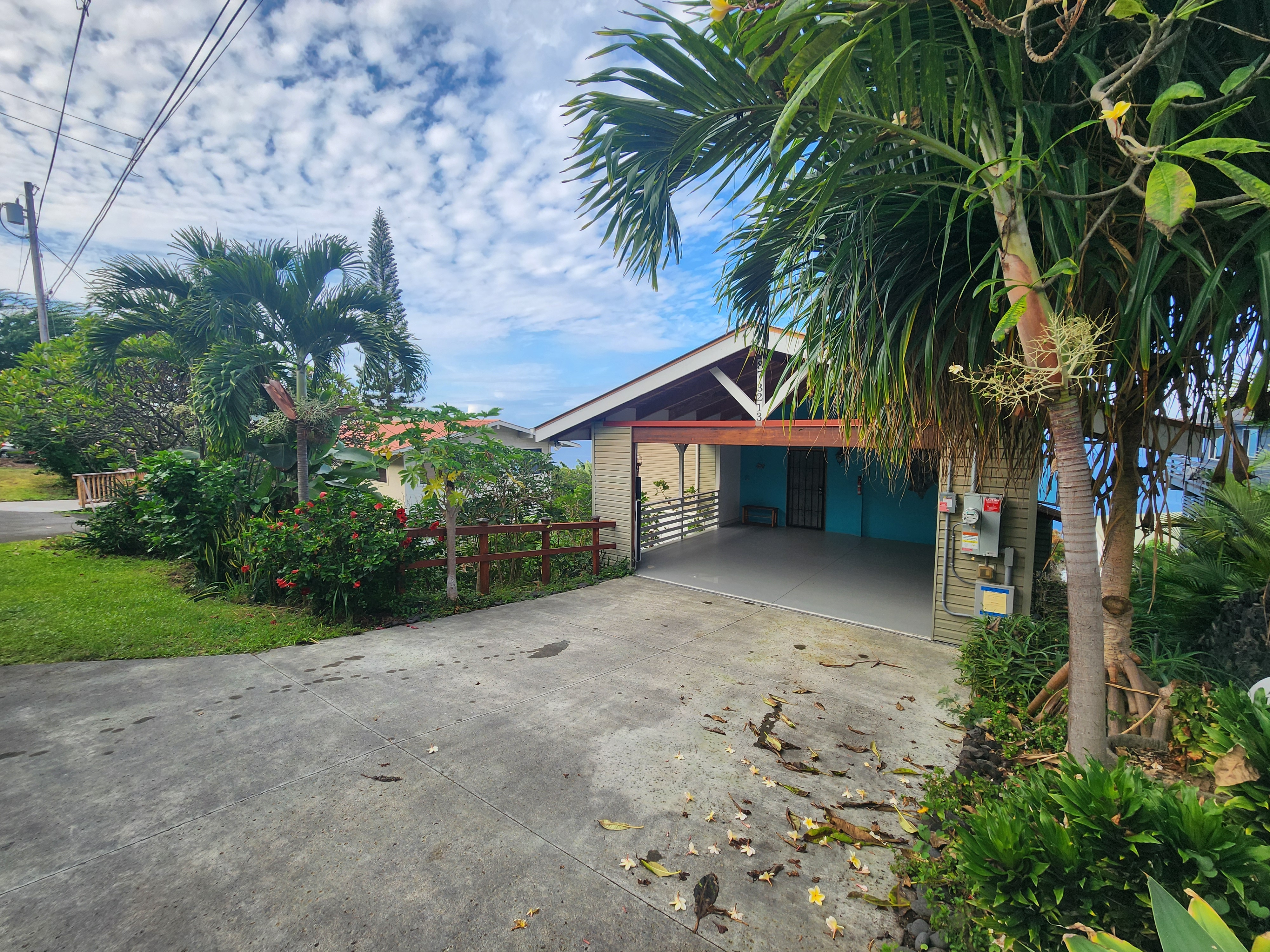 Captain Cook, Hawaii, 96704, United States, 2 Bedrooms Bedrooms, ,2 BathroomsBathrooms,Residential,For Sale,1989254