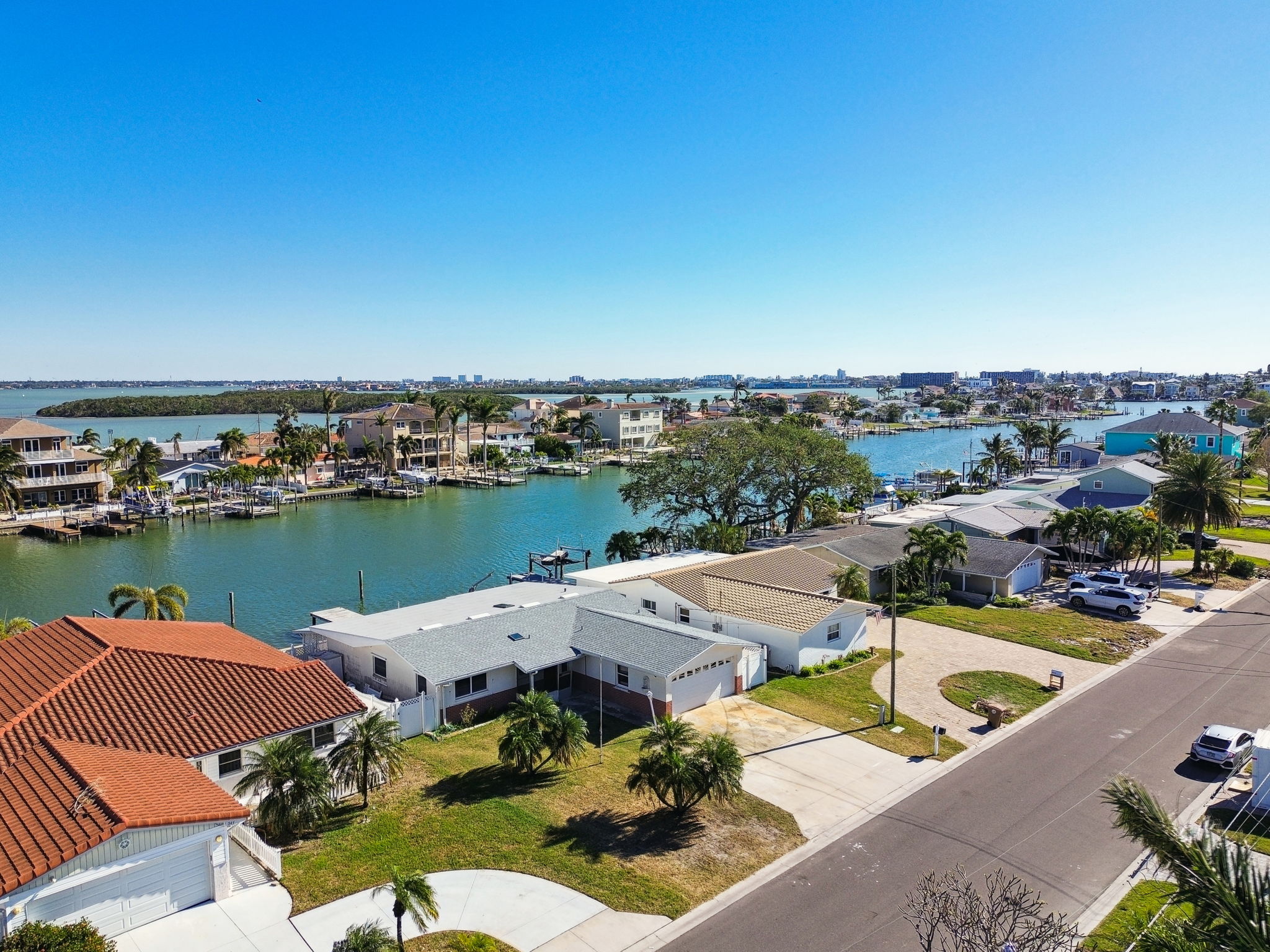 Madeira Beach, Florida, 33708, United States, 3 Bedrooms Bedrooms, ,2 BathroomsBathrooms,Residential,For Sale,1943278