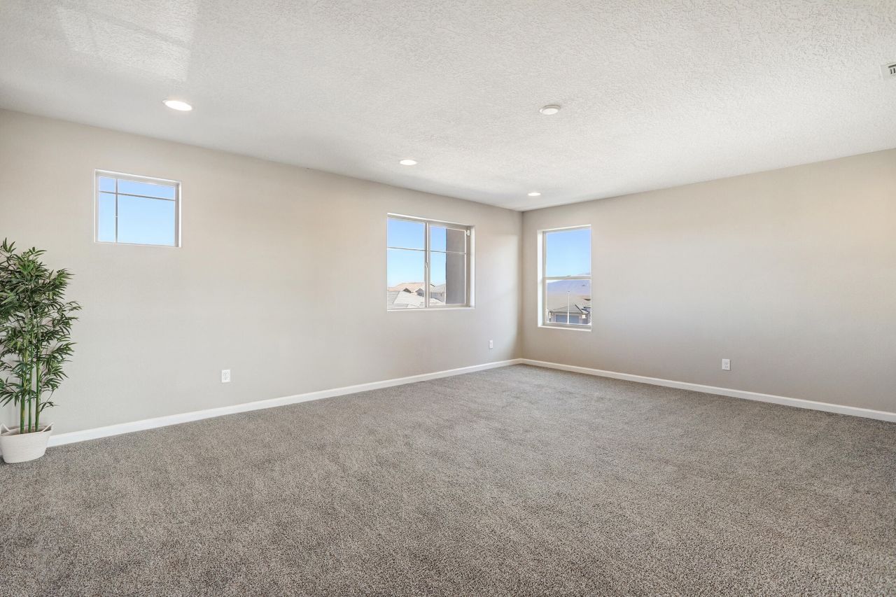 Rio Rancho, New Mexico, 87124, United States, 5 Bedrooms Bedrooms, ,4 BathroomsBathrooms,Residential,For Sale,2003162