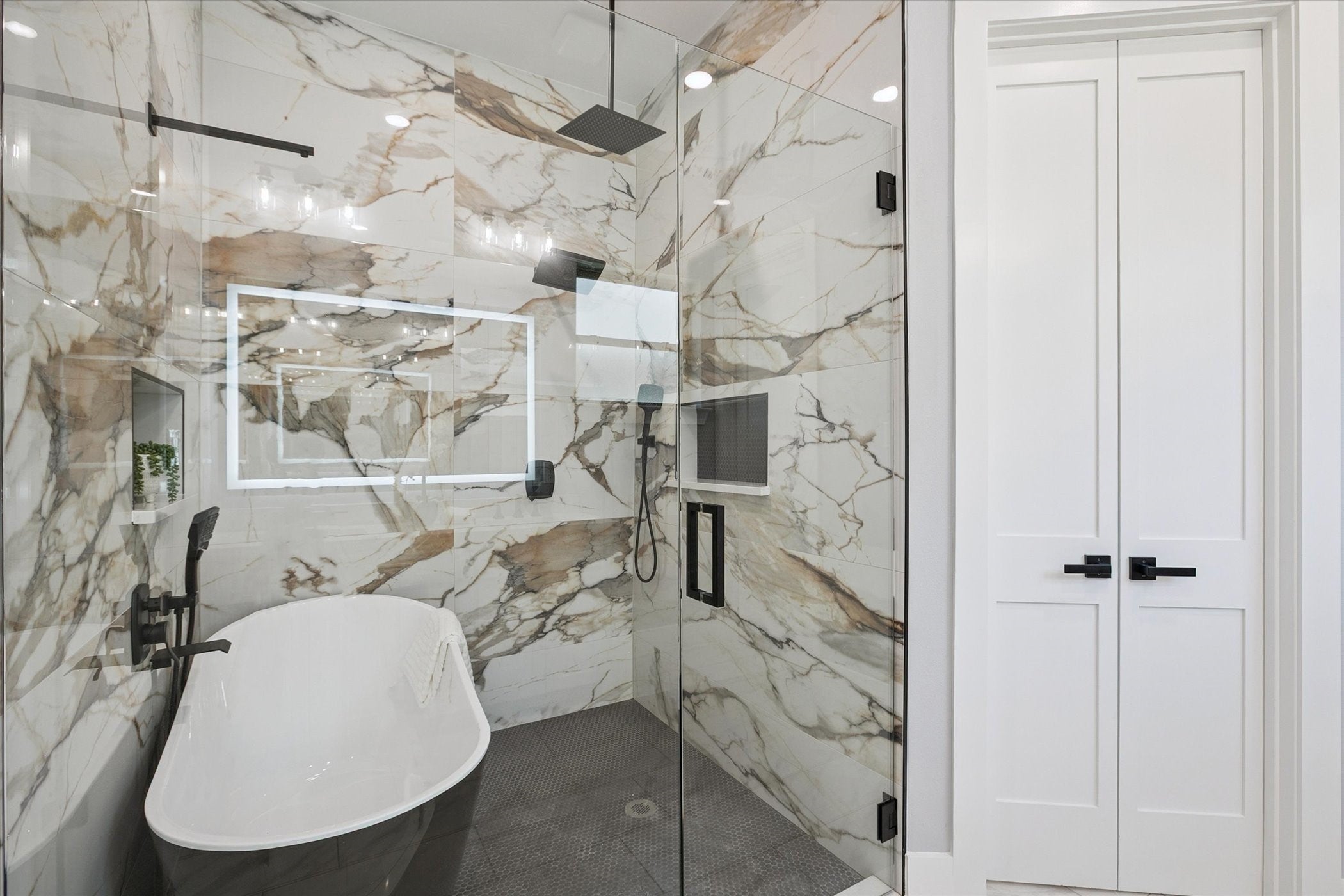 Arlington, Texas, 76012, United States, 4 Bedrooms Bedrooms, ,3 BathroomsBathrooms,Residential,For Sale,1974791