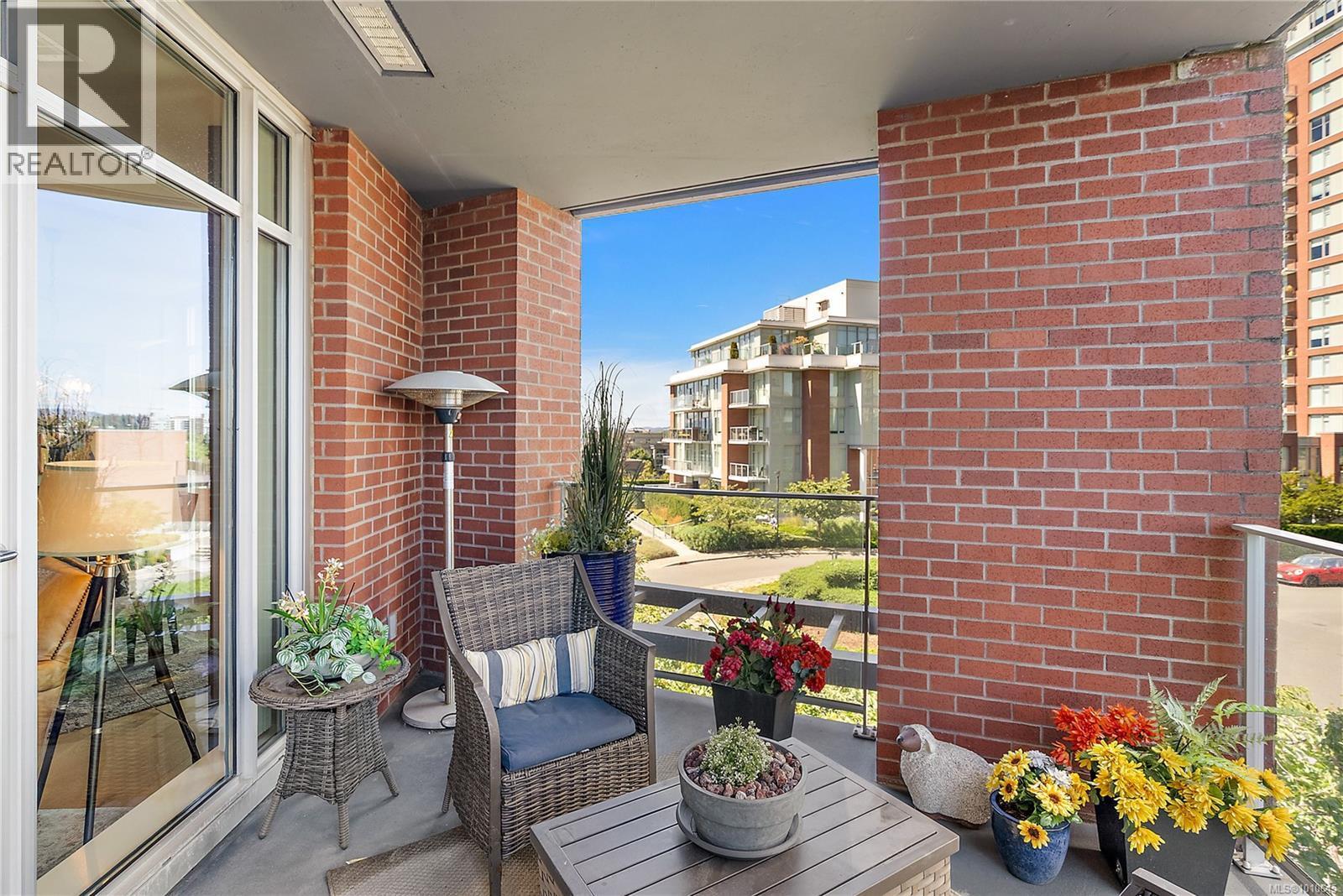 VICTORIA, British Columbia, V9A 0A1, CA, 2 Bedrooms Bedrooms, ,3 BathroomsBathrooms,Residential,For Sale,1949456
