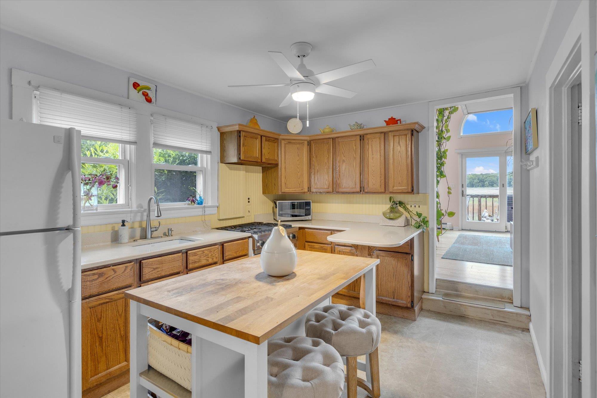 Northport, New York, 11768, United States, 2 Bedrooms Bedrooms, ,1 BathroomBathrooms,Residential,For Sale,1828550