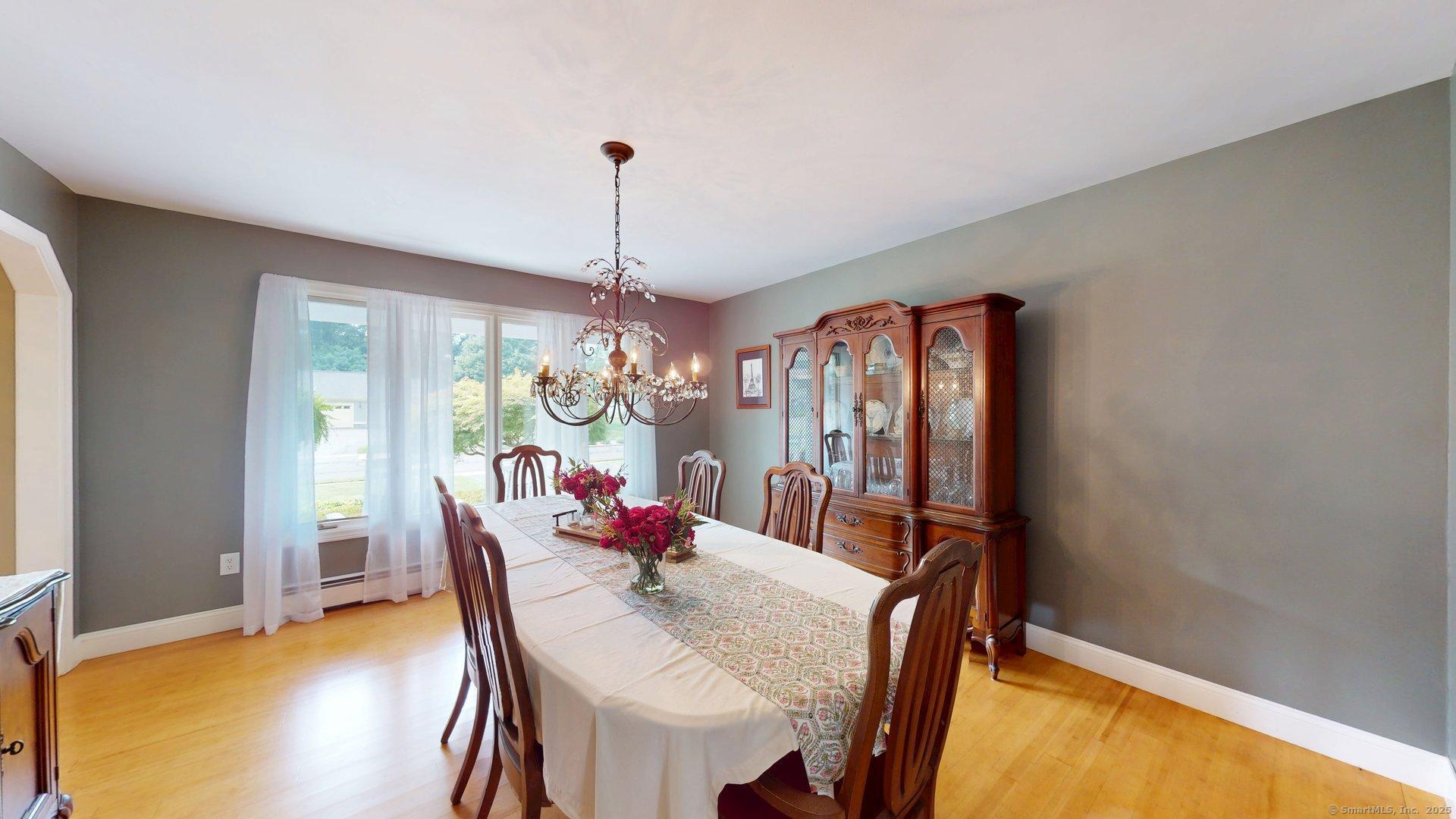 South Windsor, Connecticut, 06074, United States, 5 Bedrooms Bedrooms, ,3 BathroomsBathrooms,Residential,For Sale,1932148