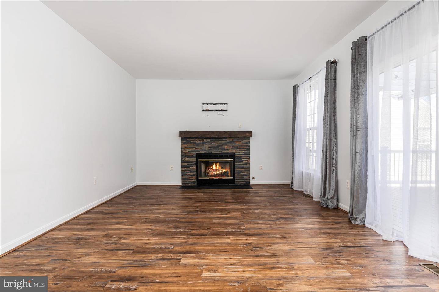 Round Hill, Virginia, 20141, United States, 4 Bedrooms Bedrooms, ,4 BathroomsBathrooms,Residential,For Sale,1987727