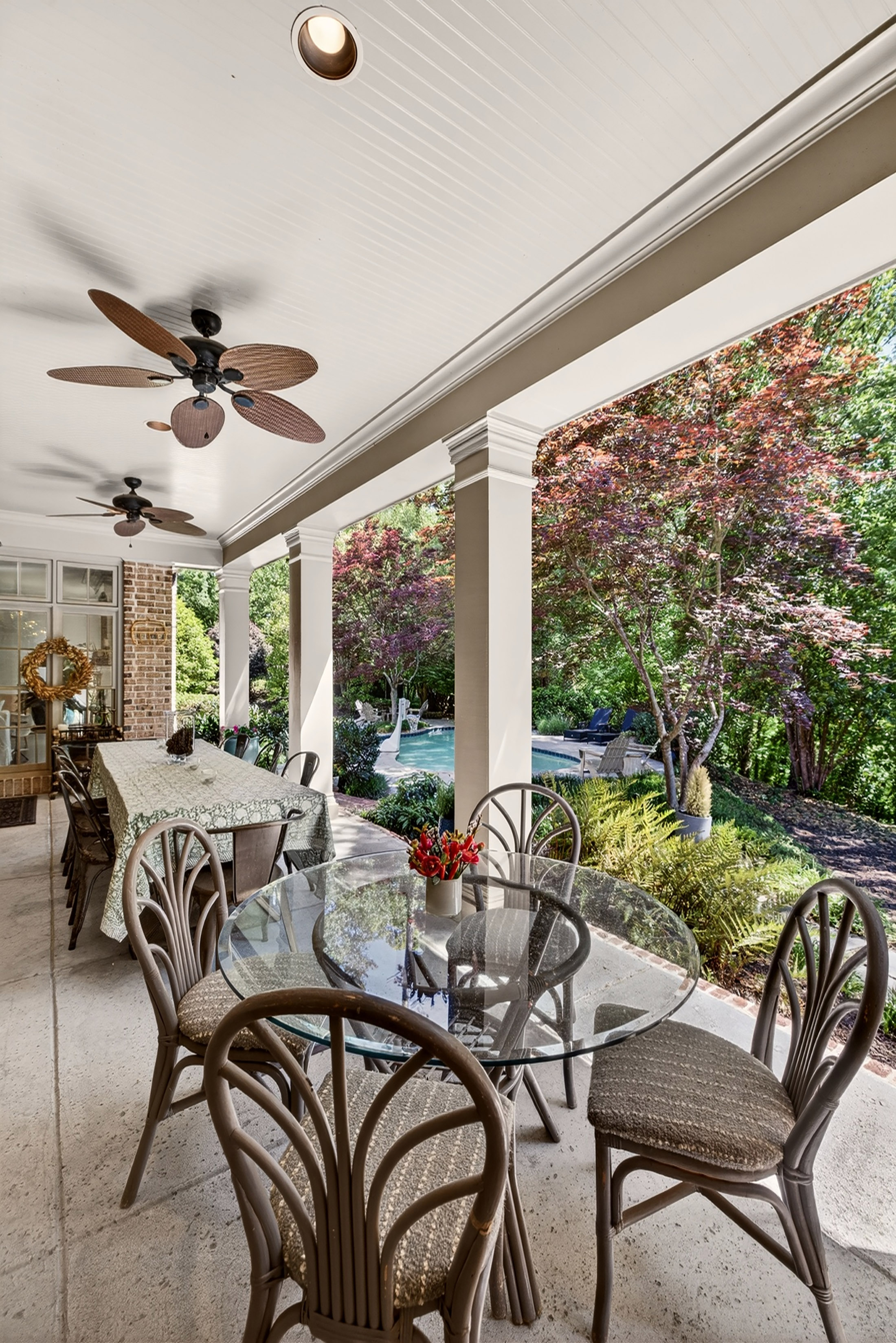  Exceptional Estate with Pool Nestled on 2+/- Private Acres Near Chastain Park - 物件實景