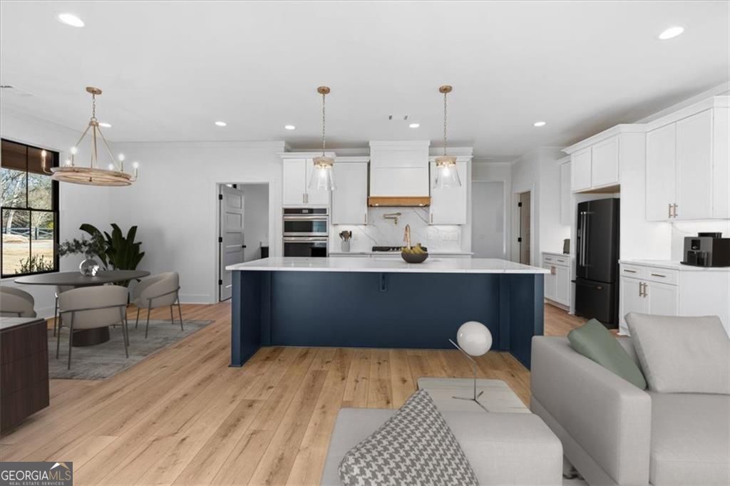 Gainesville, Georgia, 30506, United States, 5 Bedrooms Bedrooms, ,6 BathroomsBathrooms,Residential,For Sale,1908175