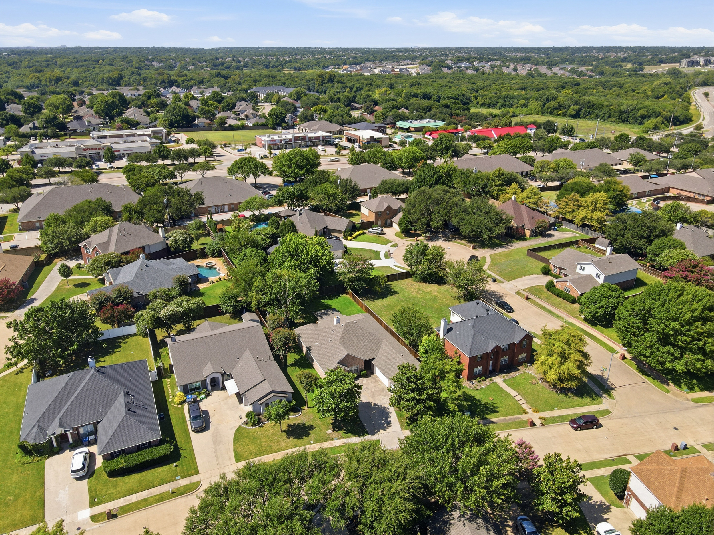  A Beautifully Enhanced McKinney Home Offering Modern Comfort and Privacy - 物件實景