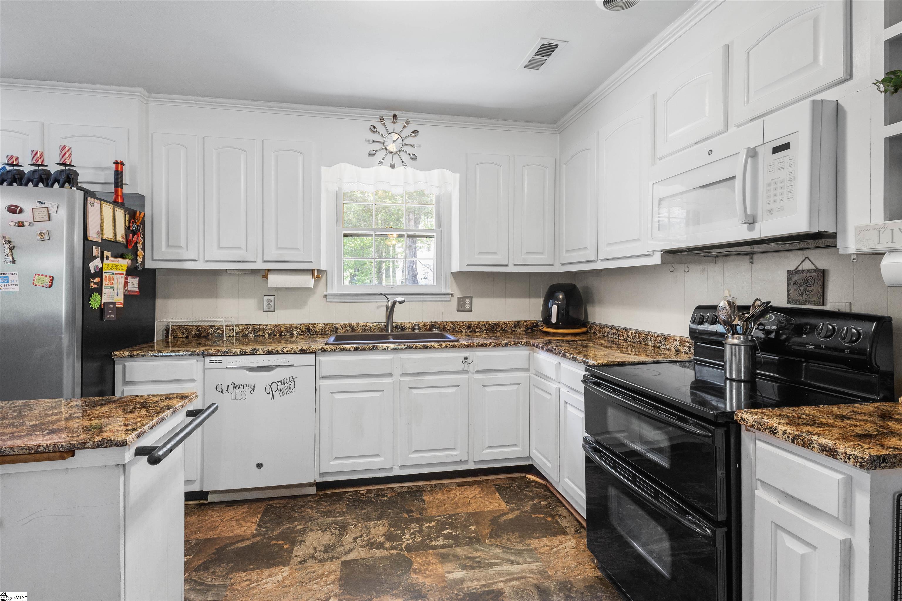 Piedmont, South Carolina, 29673, United States, 8 Bedrooms Bedrooms, ,6 BathroomsBathrooms,Residential,For Sale,1788968