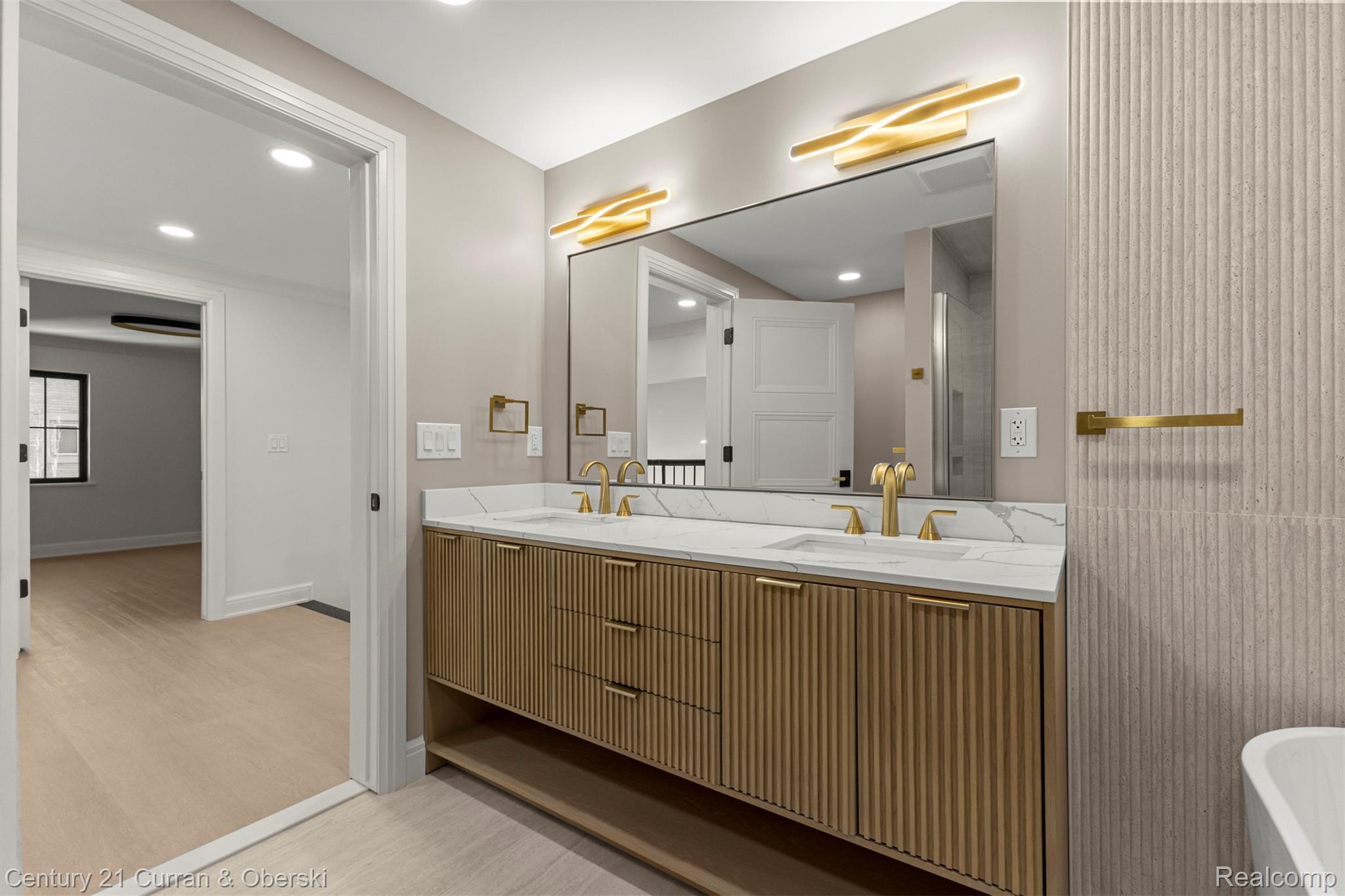 Dearborn, Michigan, 48128, United States, 5 Bedrooms Bedrooms, ,5 BathroomsBathrooms,Residential,For Sale,2030794