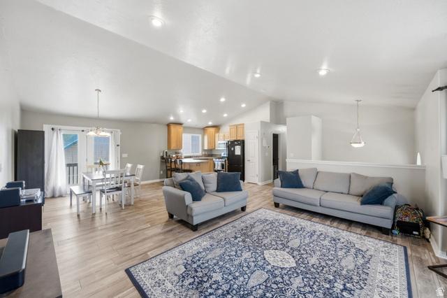 South Weber, Utah, 84405, United States, 4 Bedrooms Bedrooms, ,3 BathroomsBathrooms,Residential,For Sale,2048081