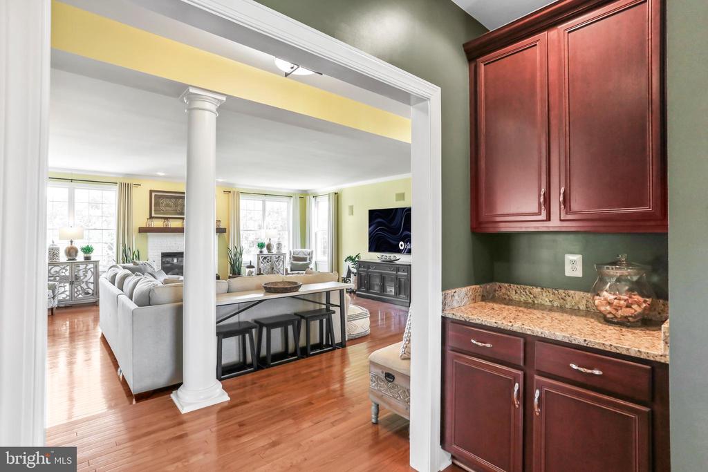 Waterford, Virginia, 20197, United States, 4 Bedrooms Bedrooms, ,5 BathroomsBathrooms,Residential,For Sale,1941290