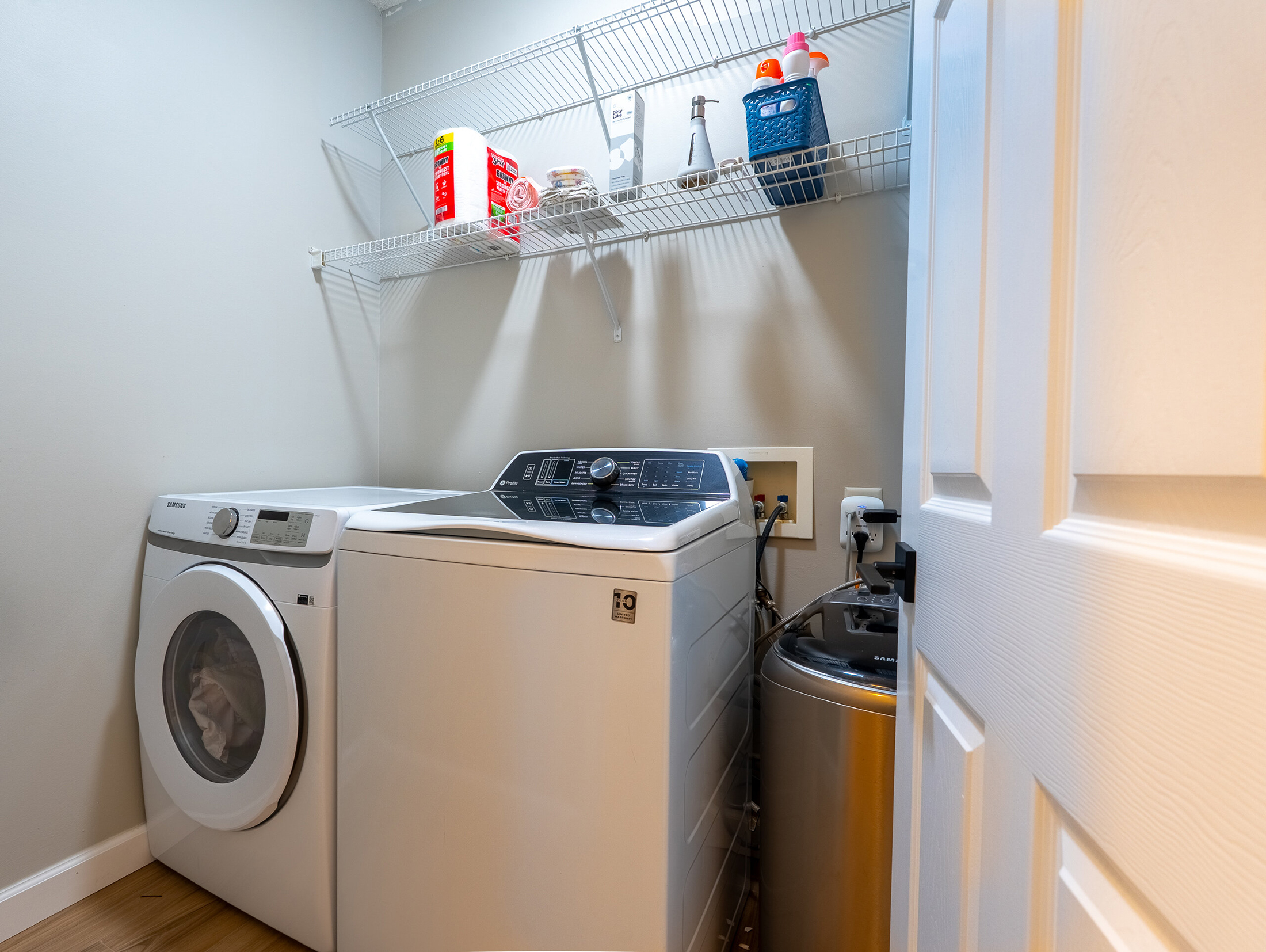  Beautifully Updated Townhome in Desirable Windward/Deerfield Area of Alpharetta - 物件實景