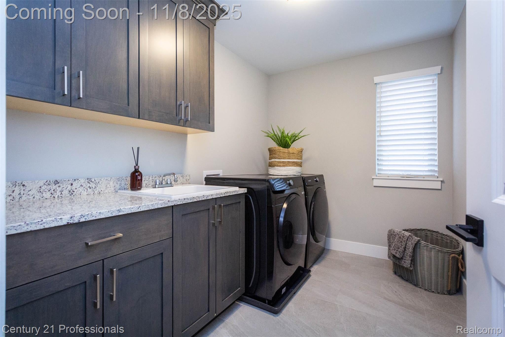 Macomb, Michigan, 48044, United States, 4 Bedrooms Bedrooms, ,3 BathroomsBathrooms,Residential,For Sale,1985765