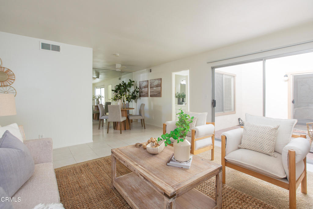 Tustin, California, 92780, United States, 2 Bedrooms Bedrooms, ,2 BathroomsBathrooms,Residential,For Sale,2002940