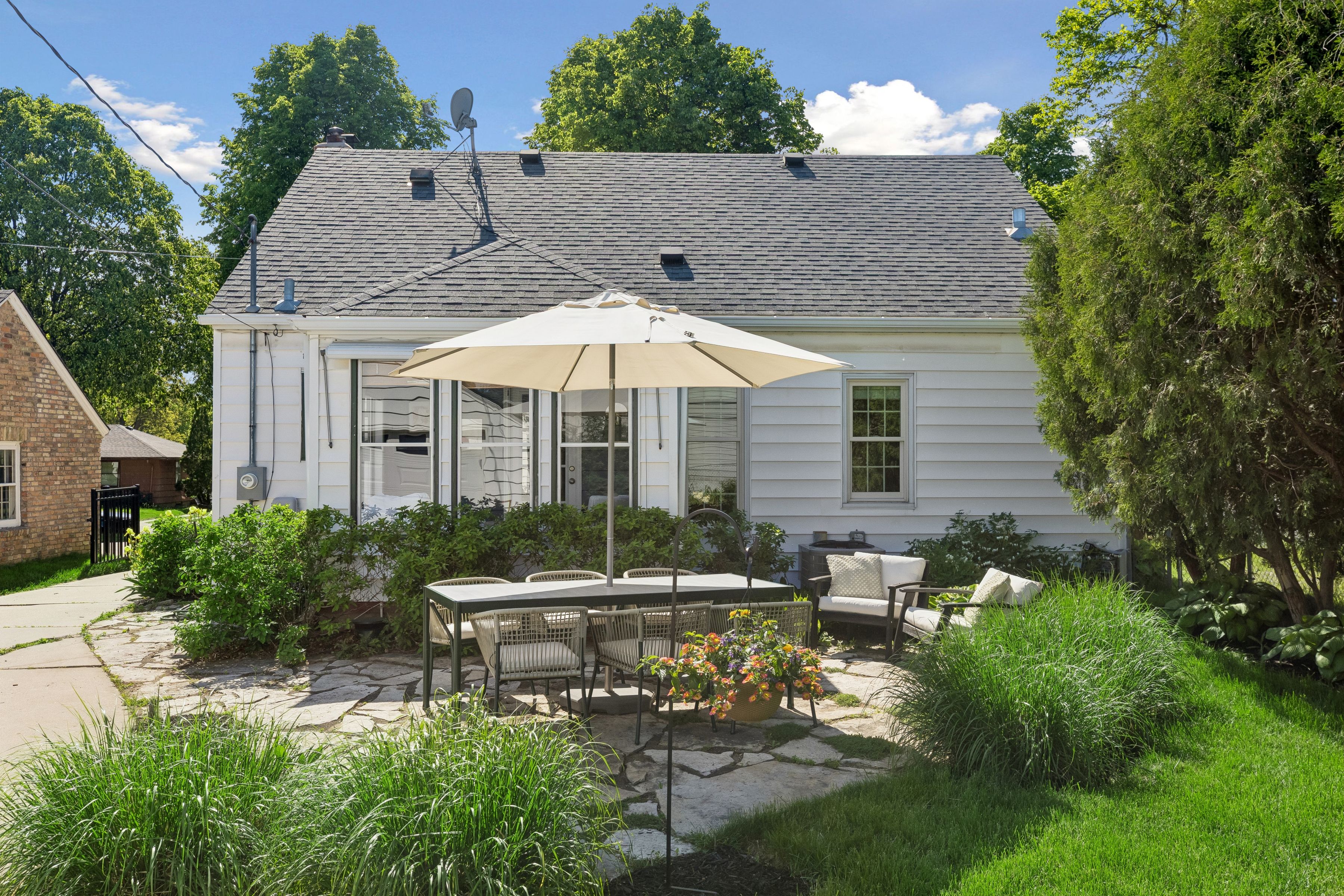  Elegant Cape Cod Living with Timeless Architectural Detail - 物件實景
