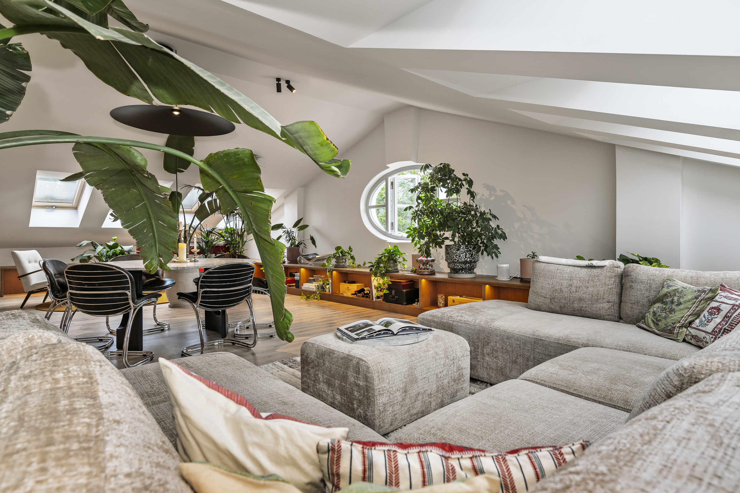  A Timeless Top-Floor Residence in the Heart of Vilnius Old Town - 物件實景
