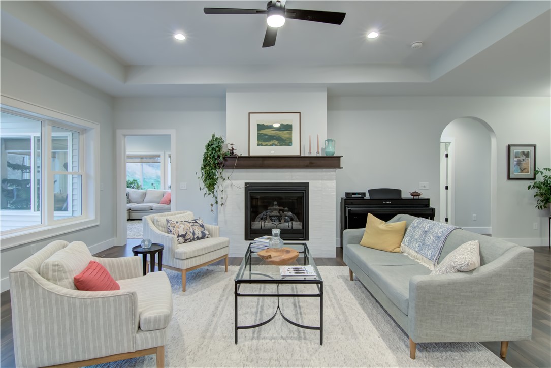 Eleva, Wisconsin, 54738, United States, 5 Bedrooms Bedrooms, ,3 BathroomsBathrooms,Residential,For Sale,1989894