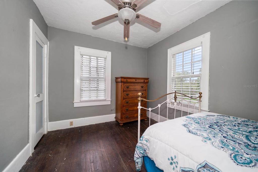 Clearwater, Florida, 33755, United States, 4 Bedrooms Bedrooms, ,3 BathroomsBathrooms,Residential,For Sale,1848993