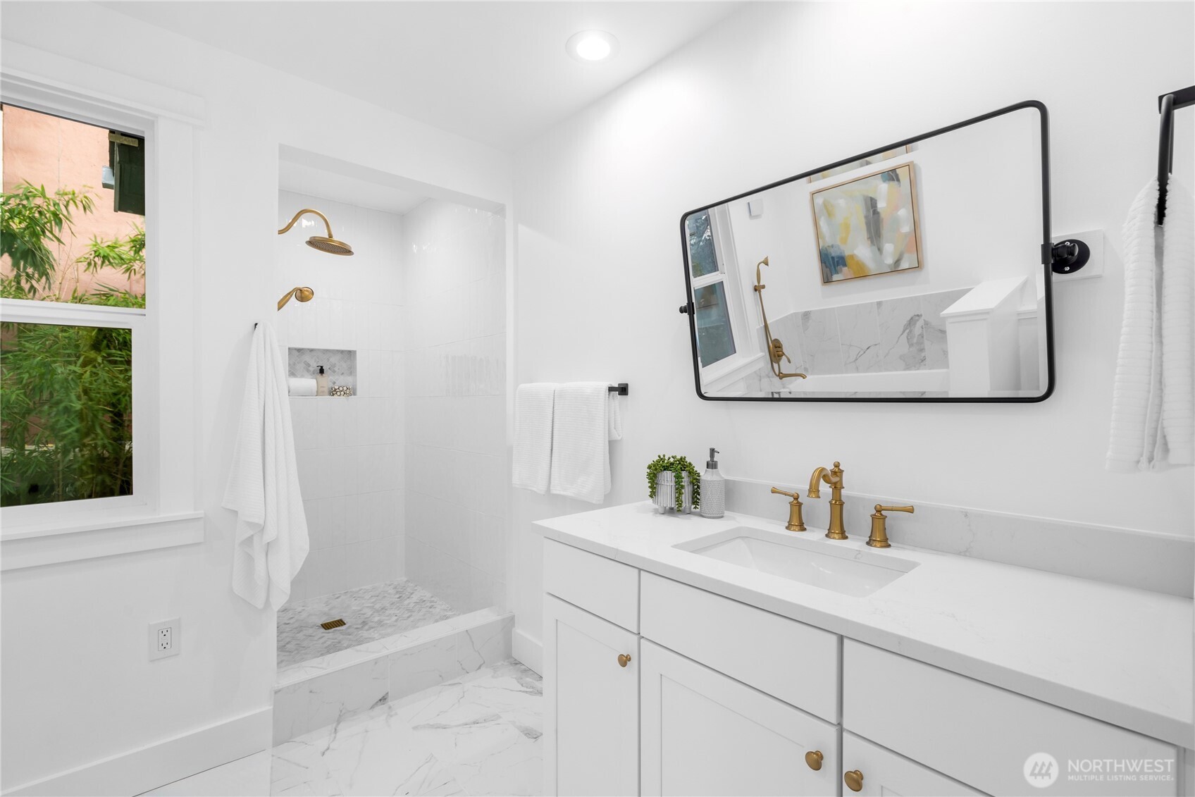 Seattle, Washington, 98109, United States, 3 Bedrooms Bedrooms, ,1 BathroomBathrooms,Residential,For Sale,1999766