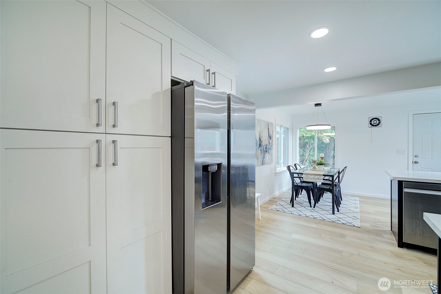 Seattle, Washington, 98126, United States, 3 Bedrooms Bedrooms, ,2 BathroomsBathrooms,Residential,For Sale,1882330