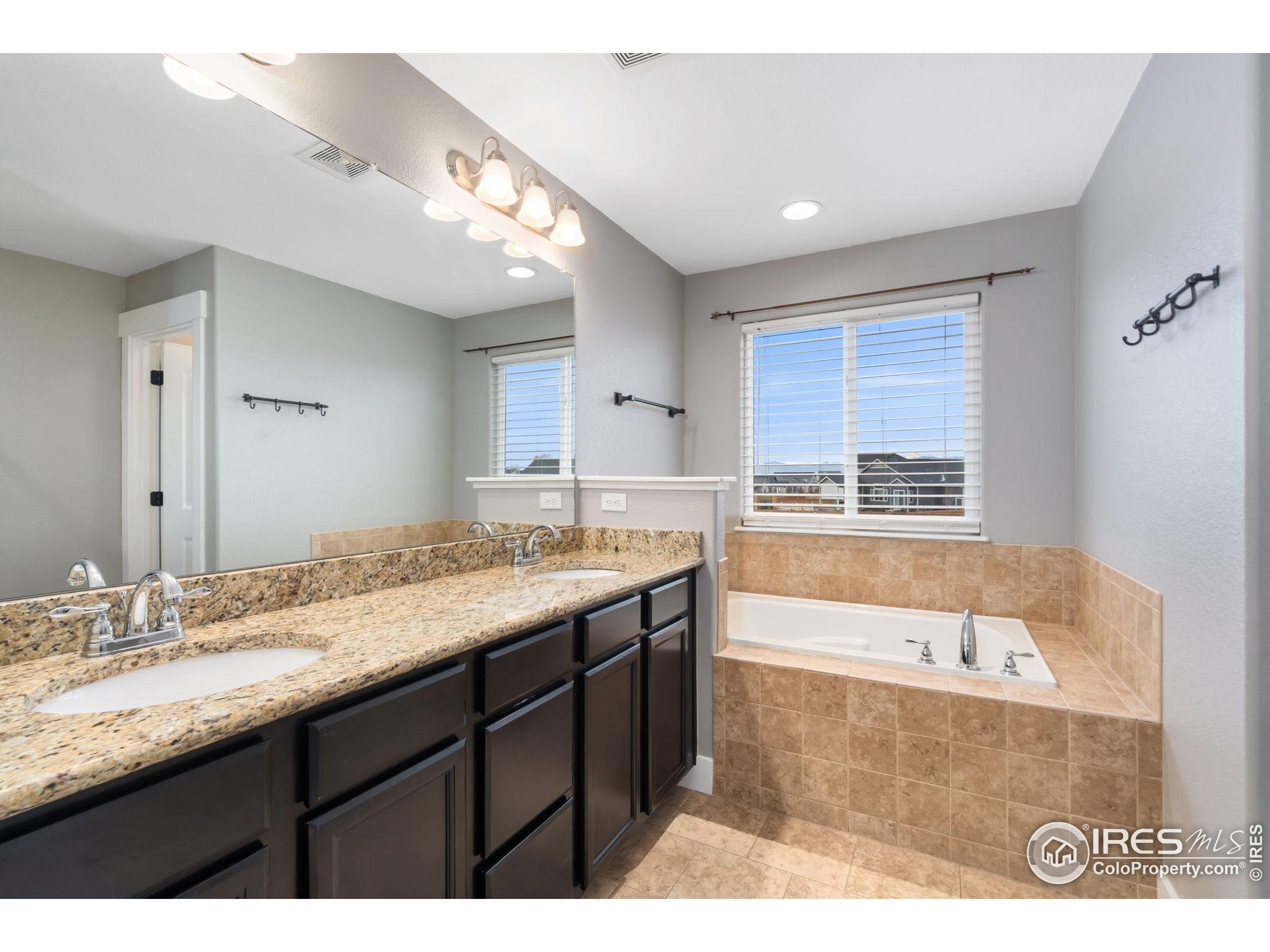 Windsor, Colorado, 80550, United States, 5 Bedrooms Bedrooms, ,4 BathroomsBathrooms,Residential,For Sale,1938748