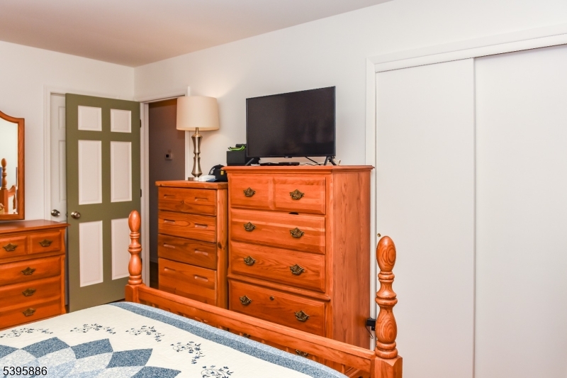 Mount Olive Twp., New Jersey, 07836, United States, 4 Bedrooms Bedrooms, ,2 BathroomsBathrooms,Residential,For Sale,1987785