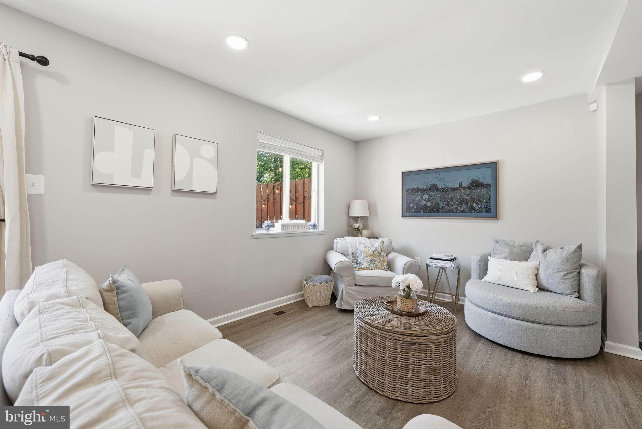 Fairfax, Virginia, 22031, United States, 3 Bedrooms Bedrooms, ,4 BathroomsBathrooms,Residential,For Sale,2048511