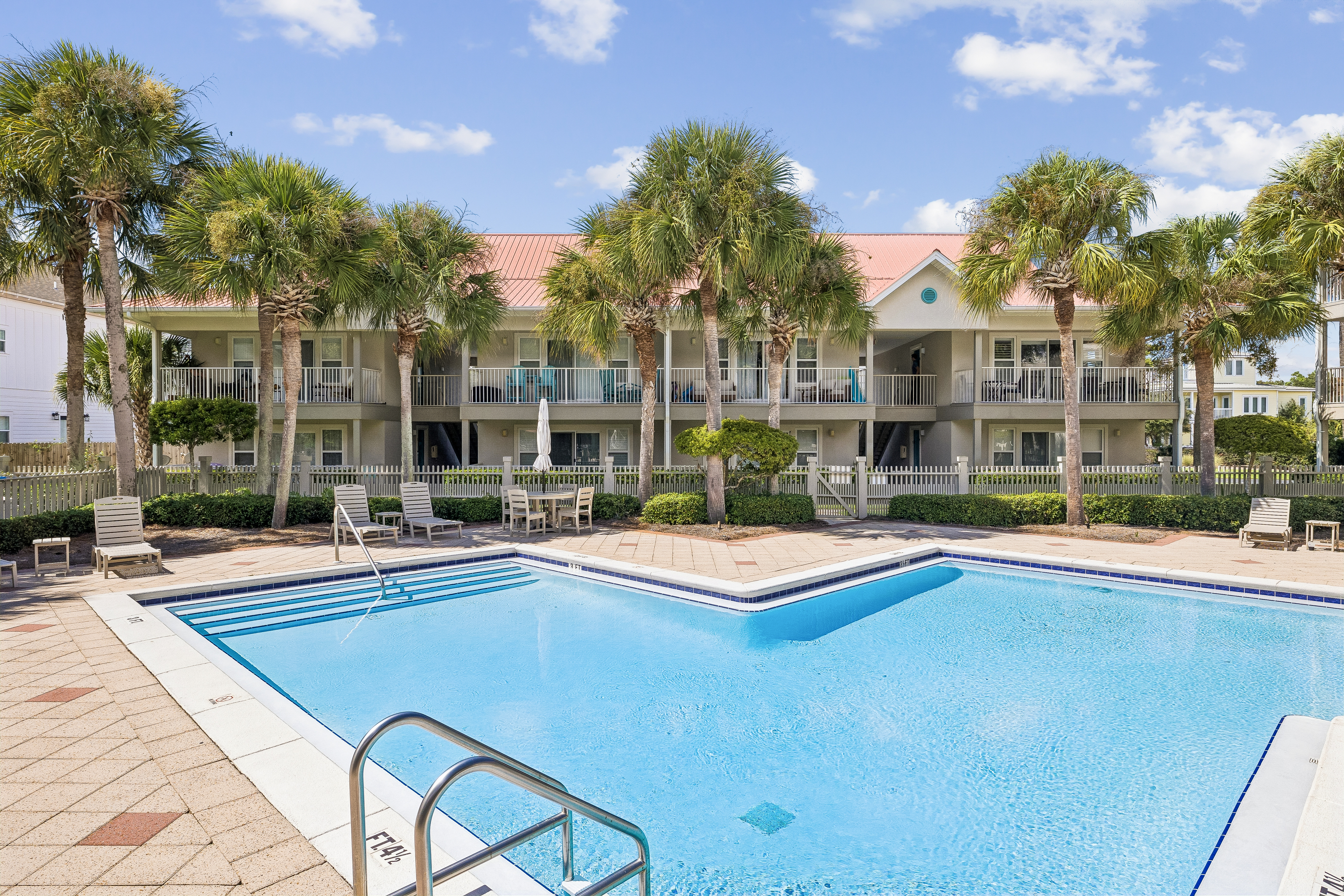  Updated Ground-Floor Condo Near The Gulf With Strong Rental Potential - 物件實景